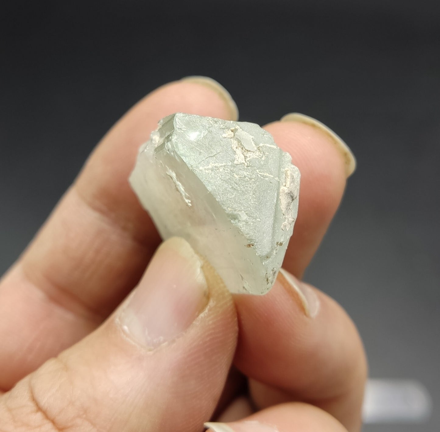 An Aesthetic terminated spodumene floater crystal specimen 22 grams