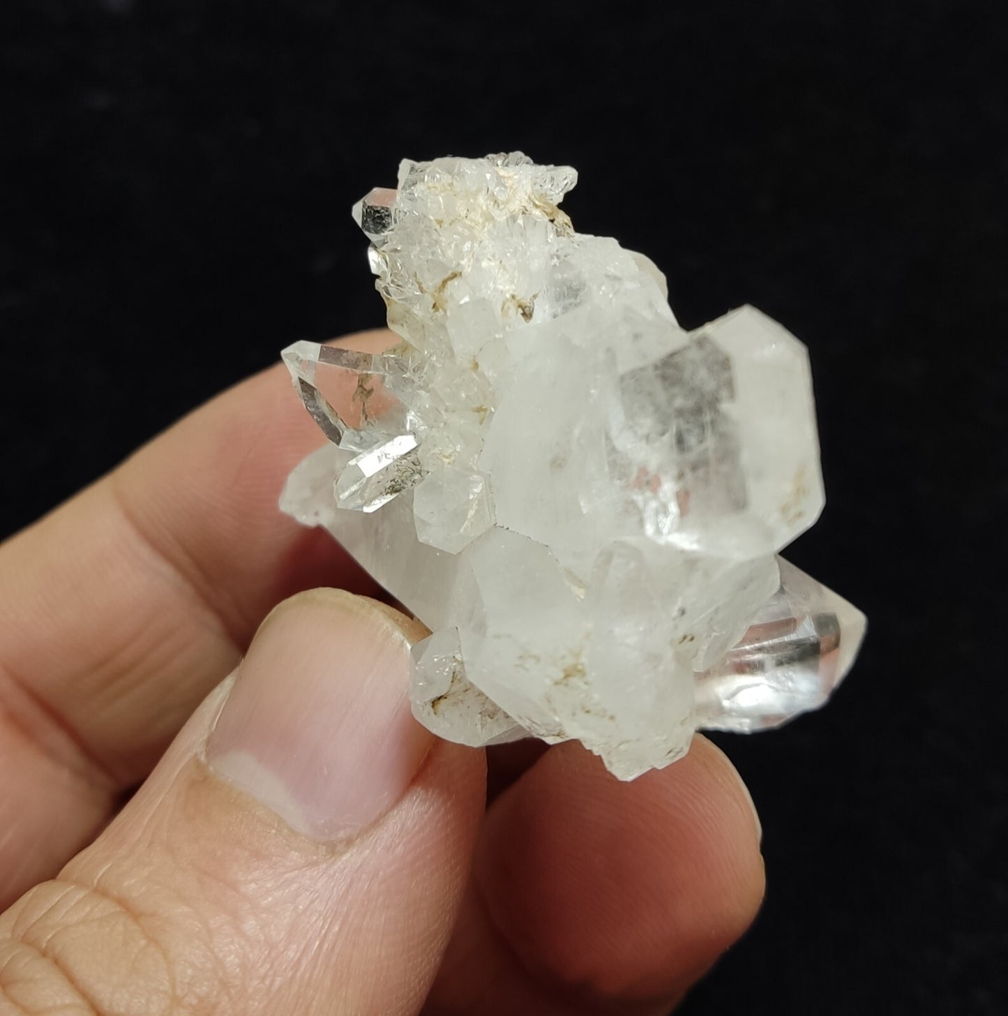 An Aesthetic Natural beautifully terminated Quartz cluster 28 grams