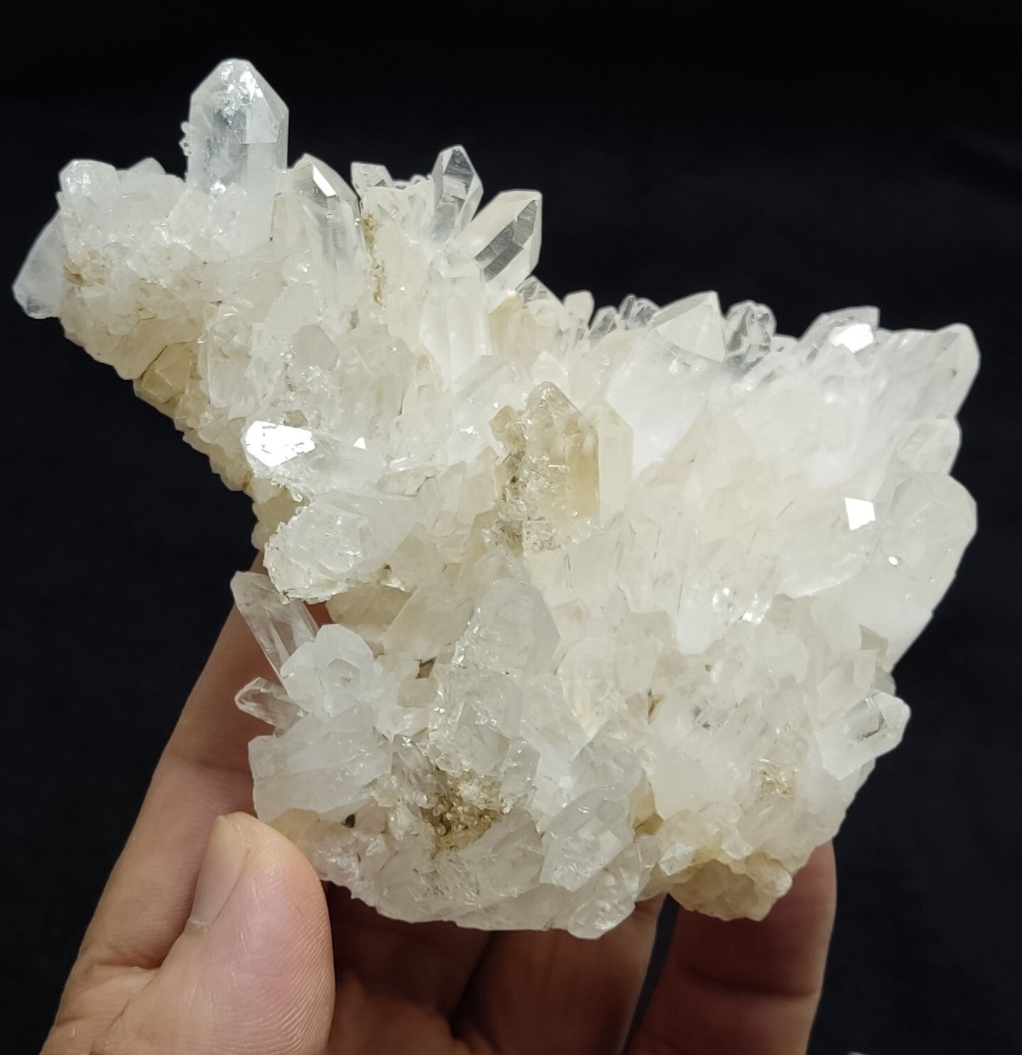 An Aesthetic terminated specimen of Quartz cluster 262 grams