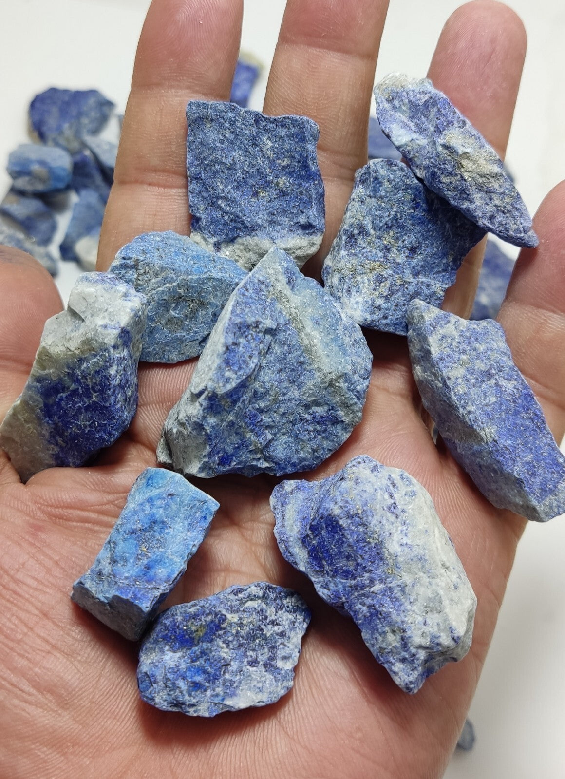 750 grams Natural Rough lapis lazuli