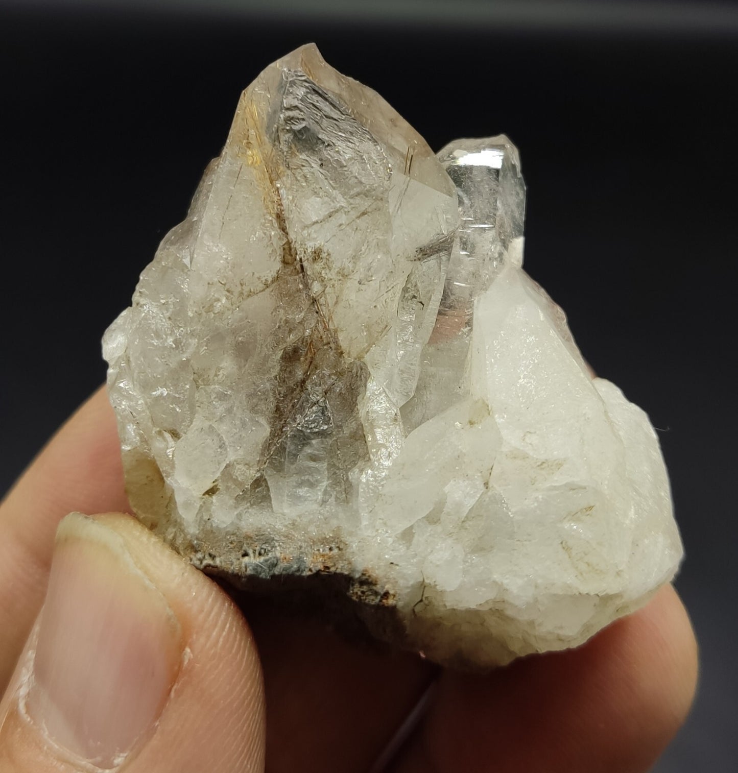 An Aesthetic specimen of rutiles included quartz crystal 41 grams