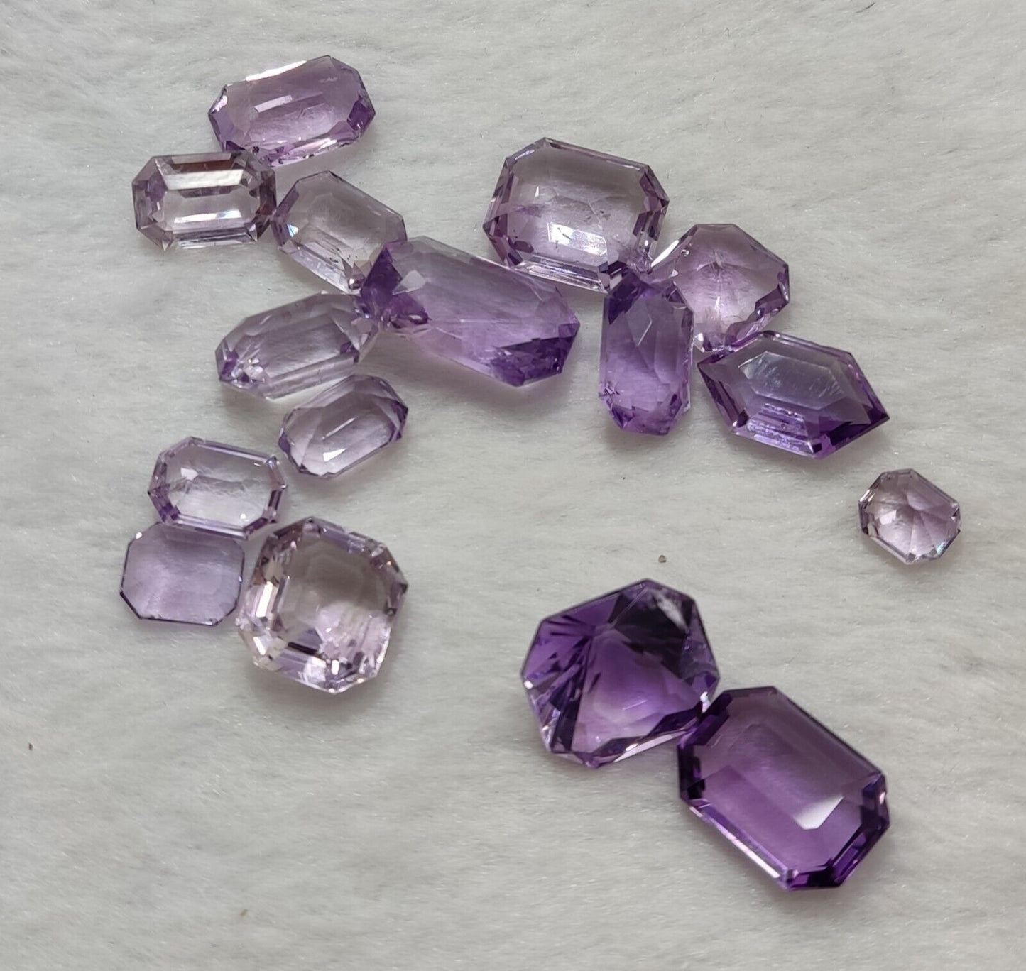 80 Carats Amethyst gemstones