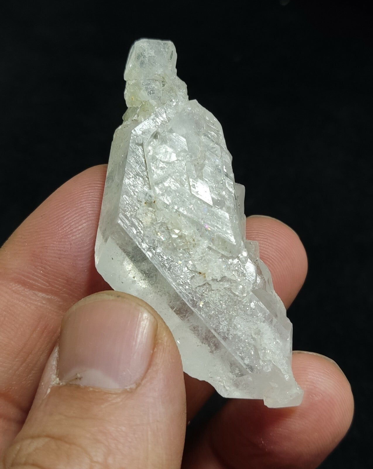 An amazing specimen of terminated faden Quartz crystal 26 grams