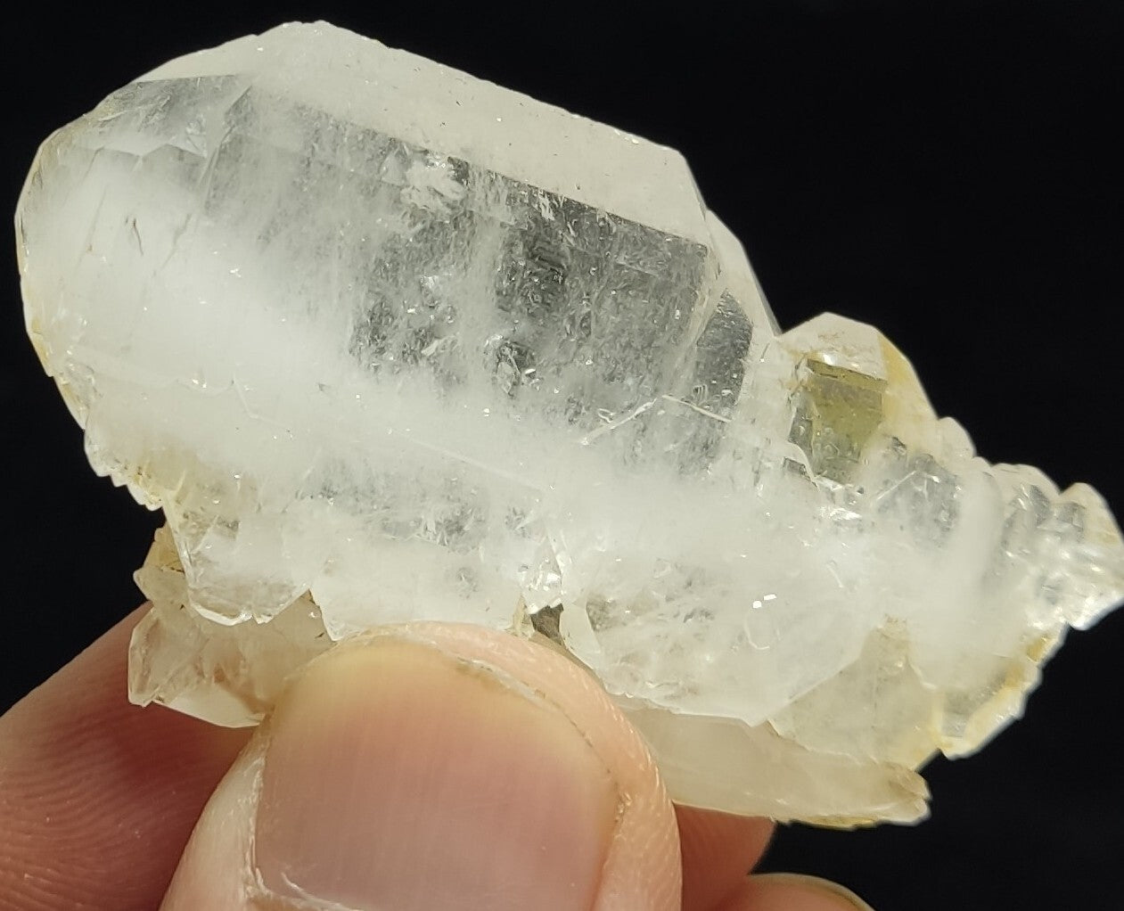 An Aesthetic specimen of faden quartz 22 grams