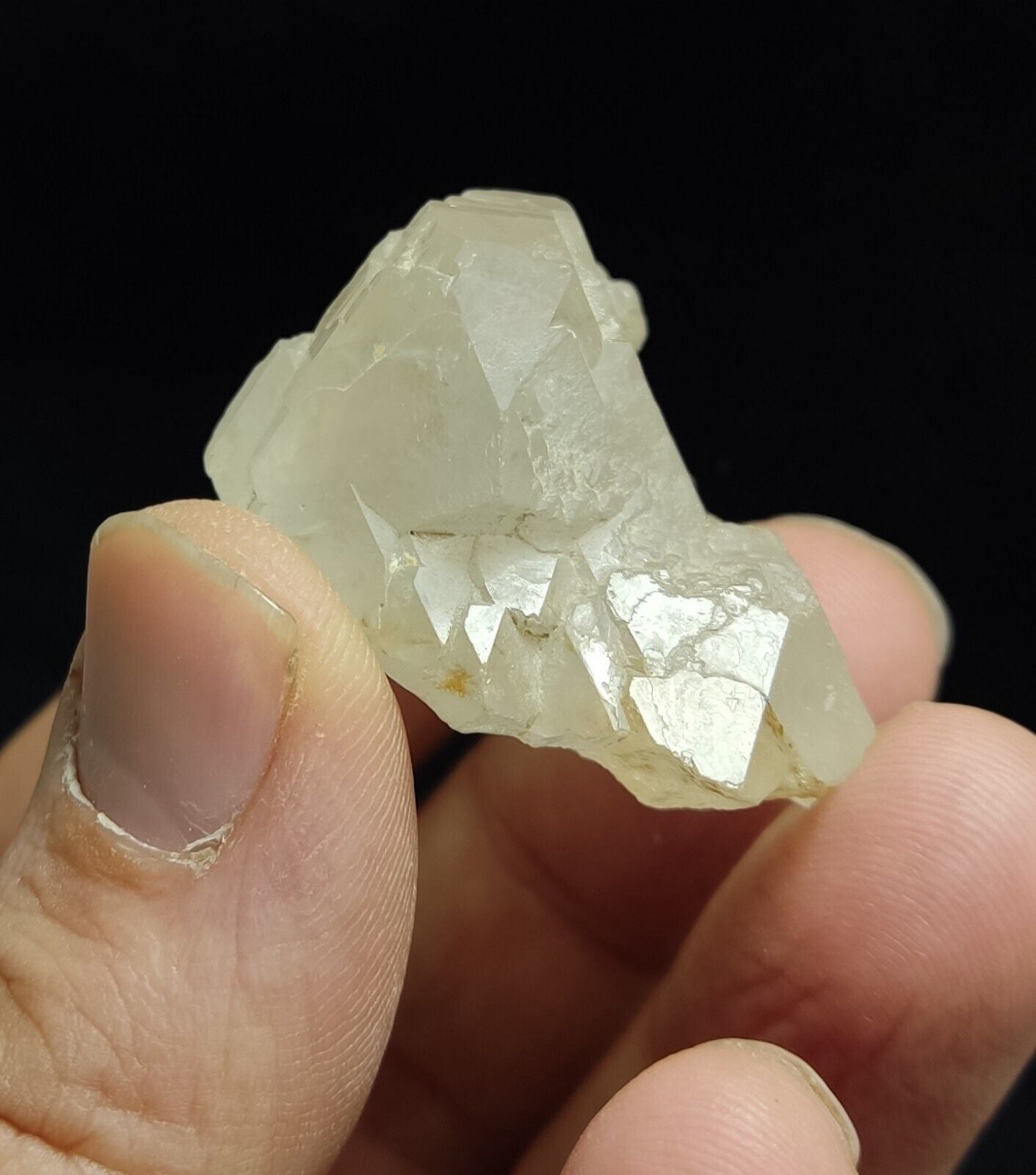 A very Aesthetic Natural terminated gwindel like Quartz crystal 38 grams