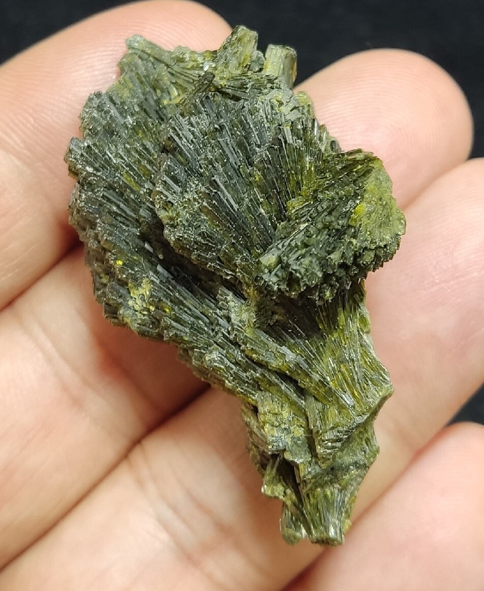 Single natural Epidote Crystal spray formations 29 grams