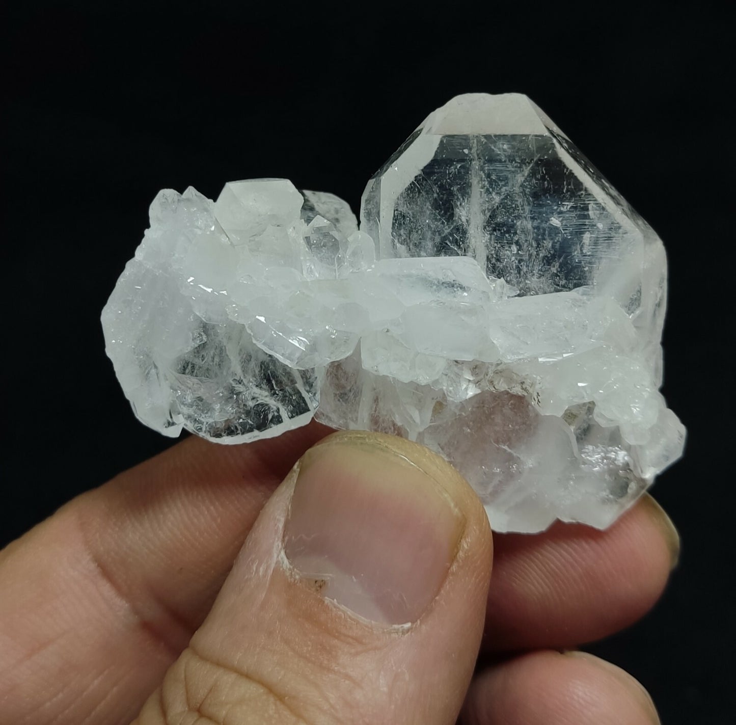 An amazing specimen of terminated faden Quartz crystal 27 grams