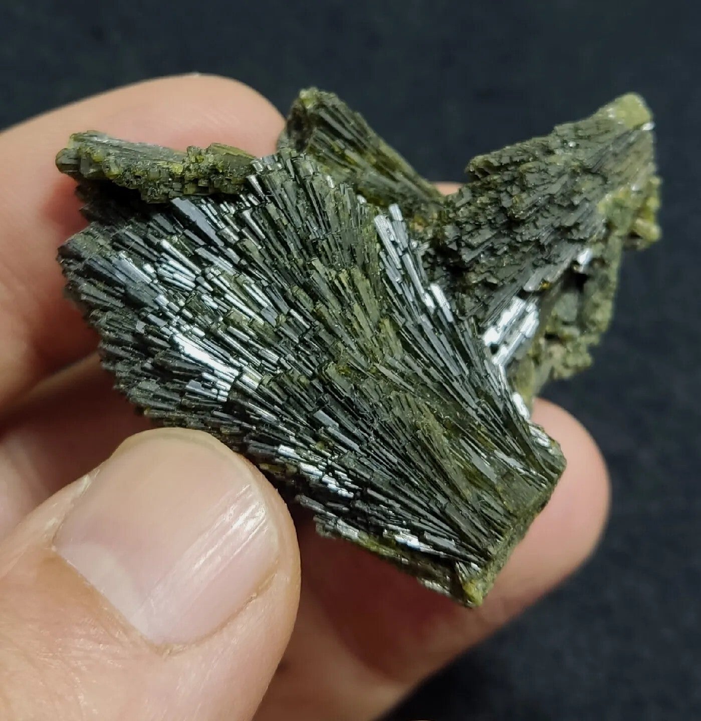 Single natural Epidote Crystal spray formations 39 grams