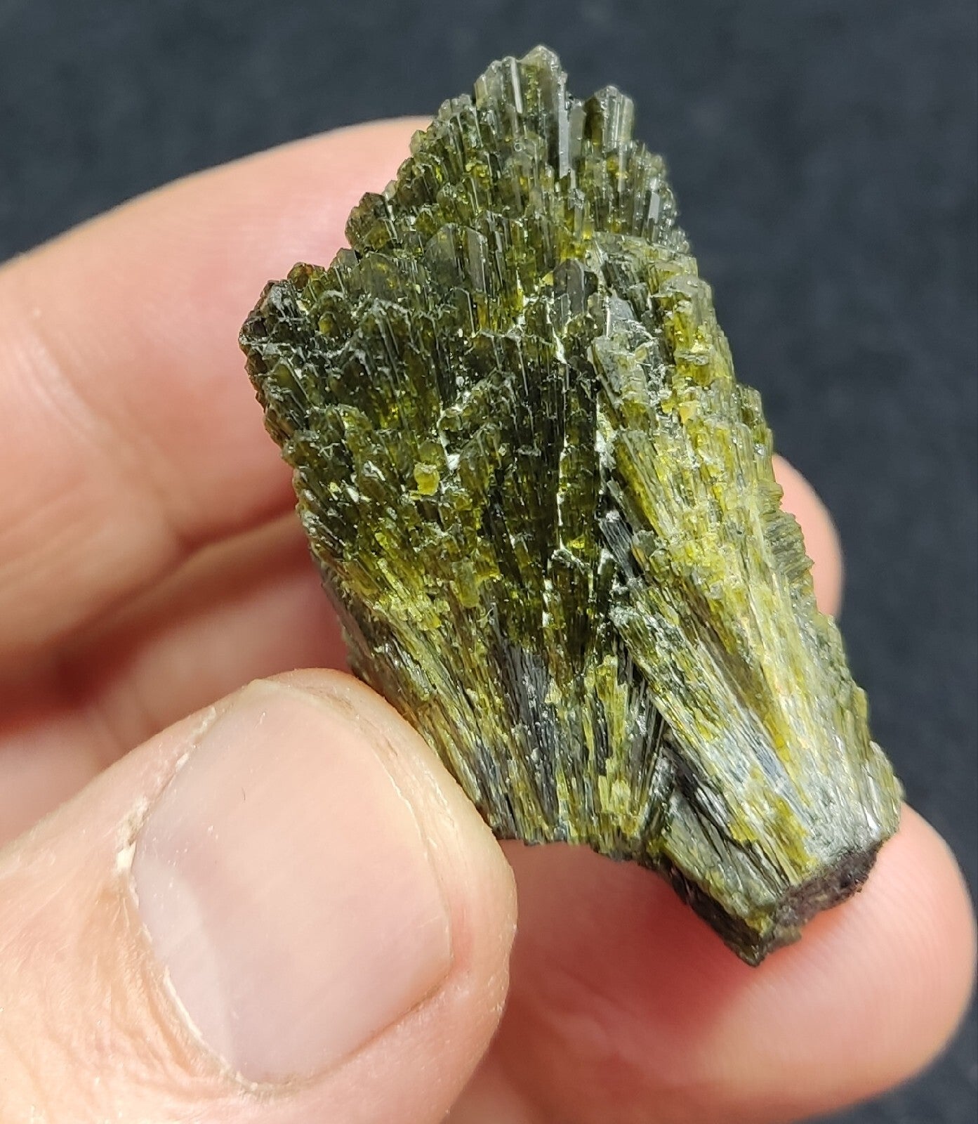 Single natural Epidote Crystal spray formations 32 grams