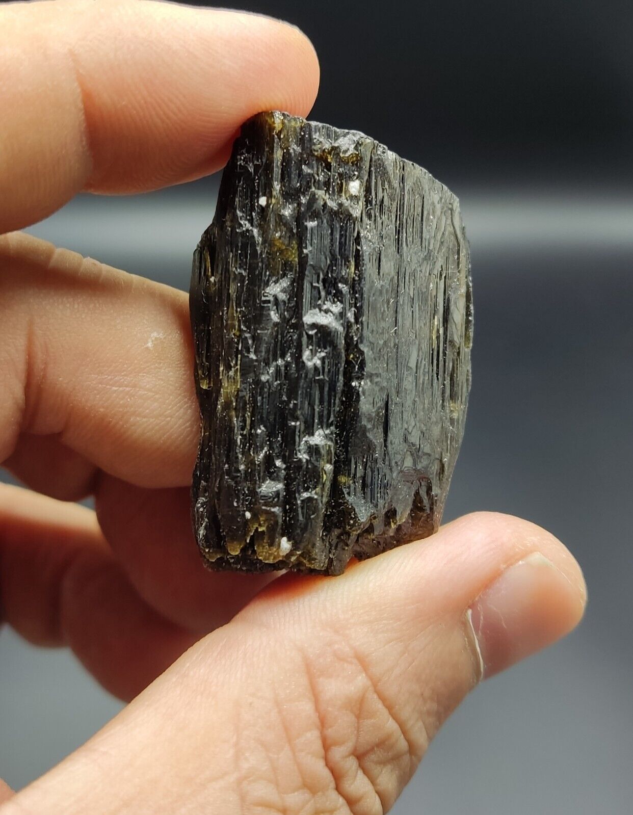 An aesthetic specimen of epidote crystal 28.5 grams