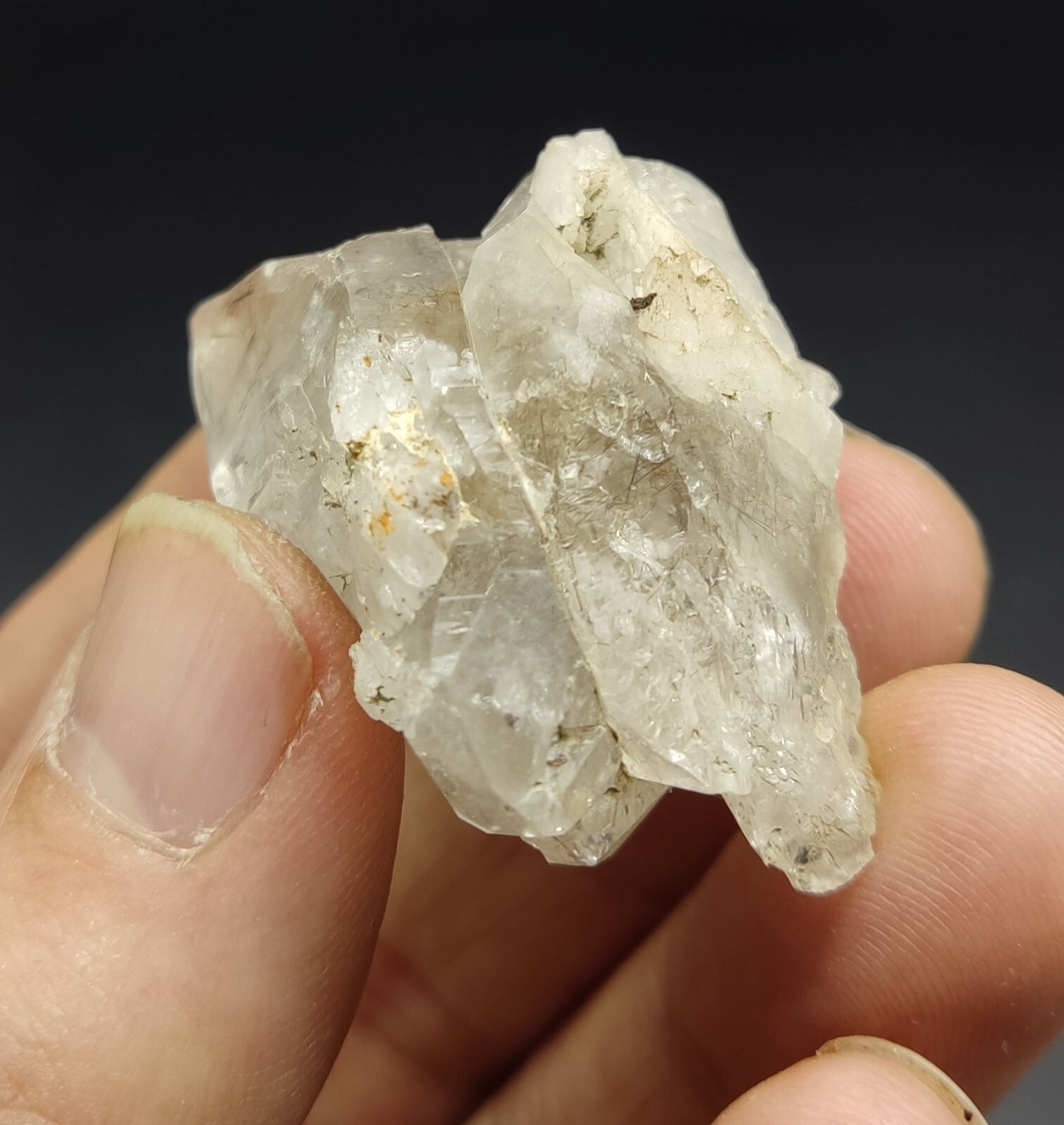 An Aesthetic specimen of rutiles included quartz crystal 37 grams