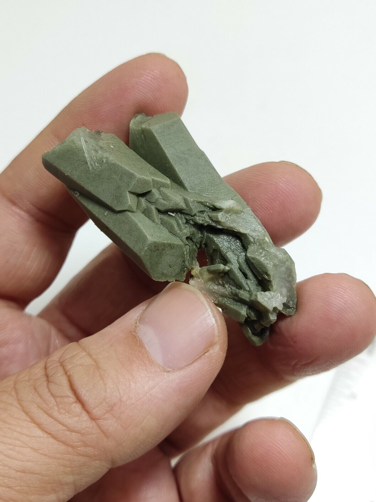 A very Aesthetic Natural beautifully terminated Chlorite Quartz crystal 20 grams