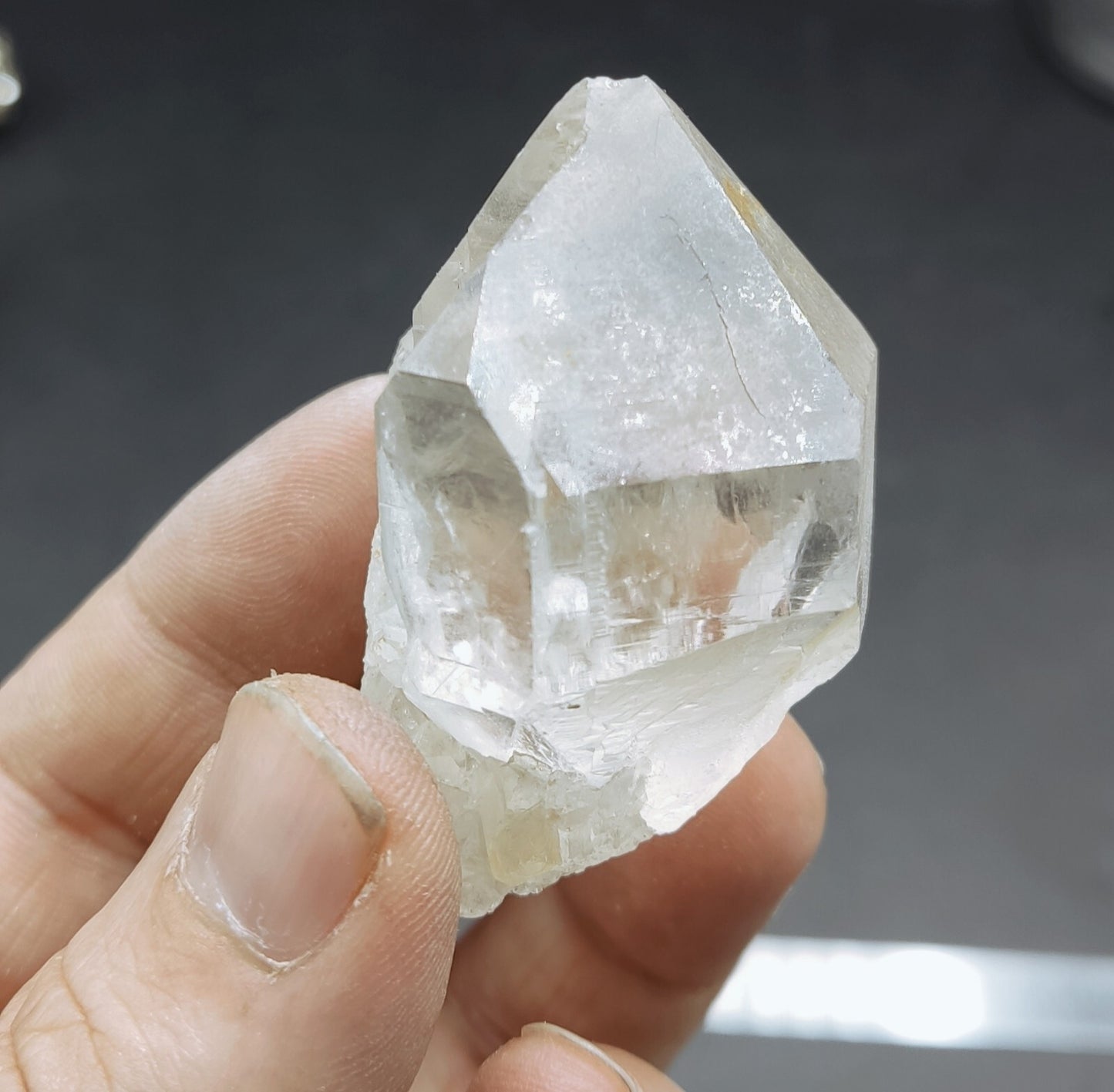 An Aesthetic terminated specimen of Quartz crystal 77 grams