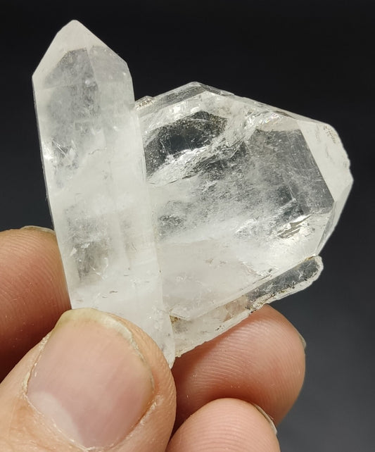 An Aesthetic terminated Quartz crystal specimen 30 grams