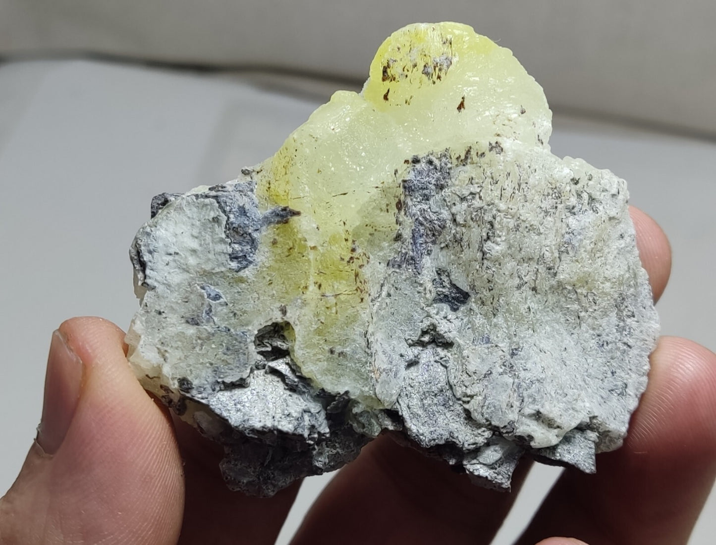 An Aesthetic Natural specimen of brucite with chromite 41 grams