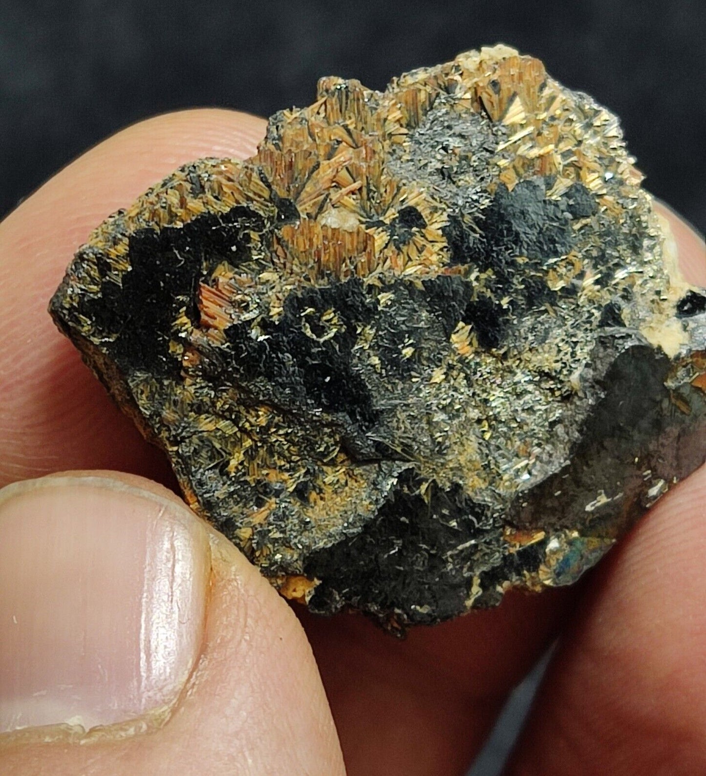 12 grams hematite specimen with rutiles saginite inclusions