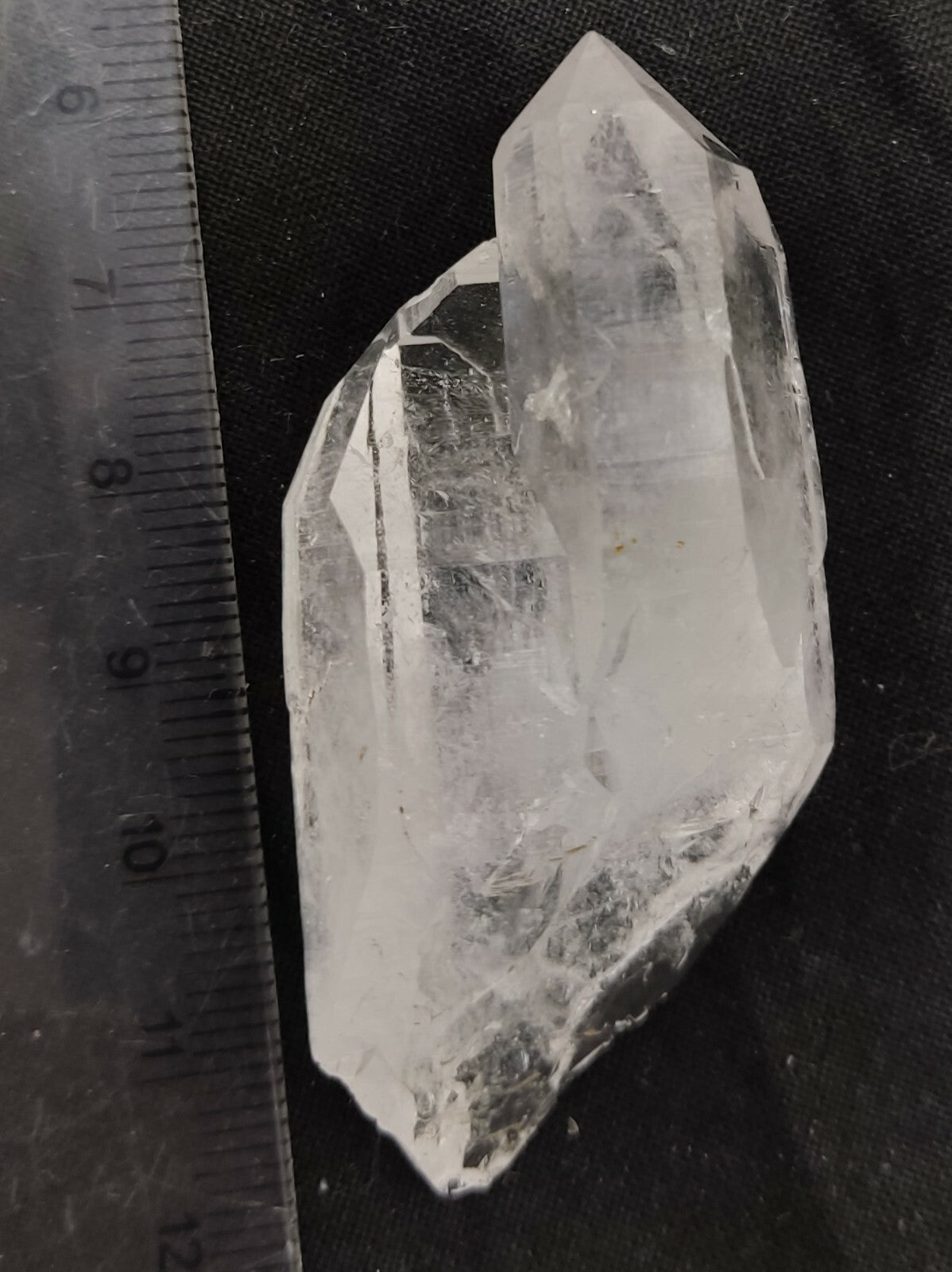 A very Aesthetic Natural beautifully terminated Quartz crystal 35 grams