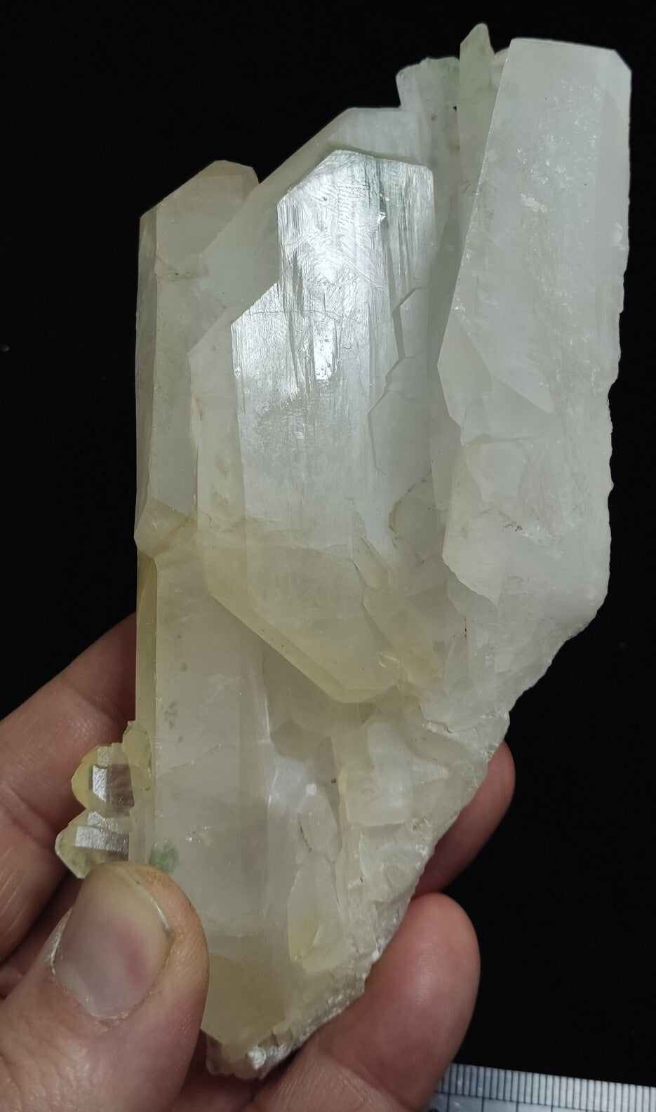 Natural beautifully terminated Quartz with Chlorite Inclusions 396 grams