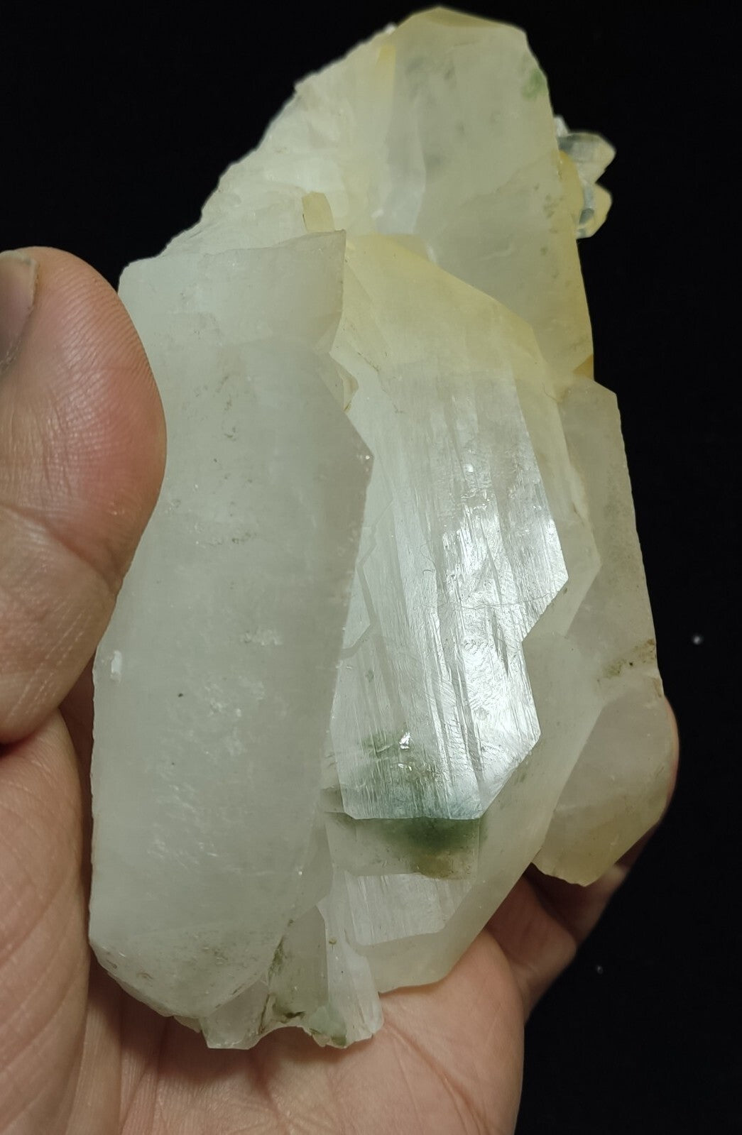 Natural beautifully terminated Quartz with Chlorite Inclusions 396 grams