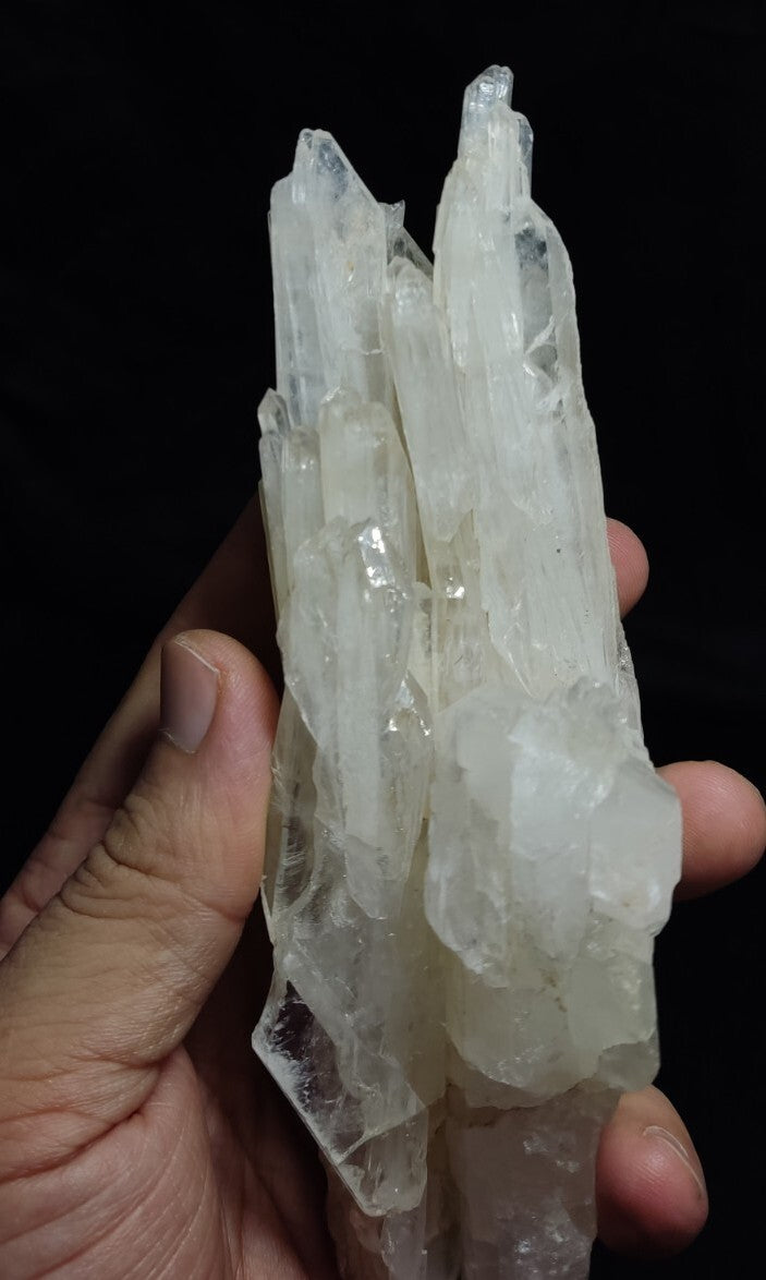 Very Aesthetic Faden Like Quartz Crystal Cluster 409 grams