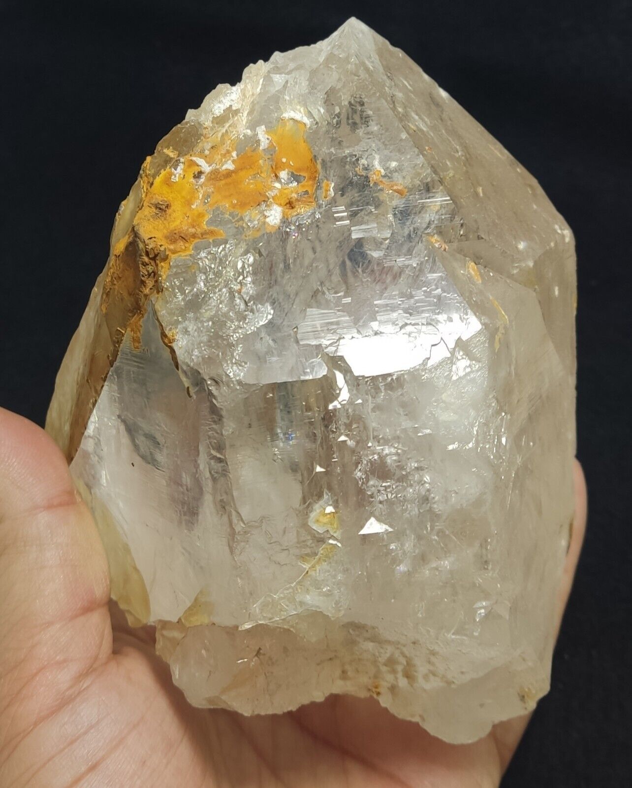 An Aesthetic large specimen of naturally terminated quartz crystal 1530 grams