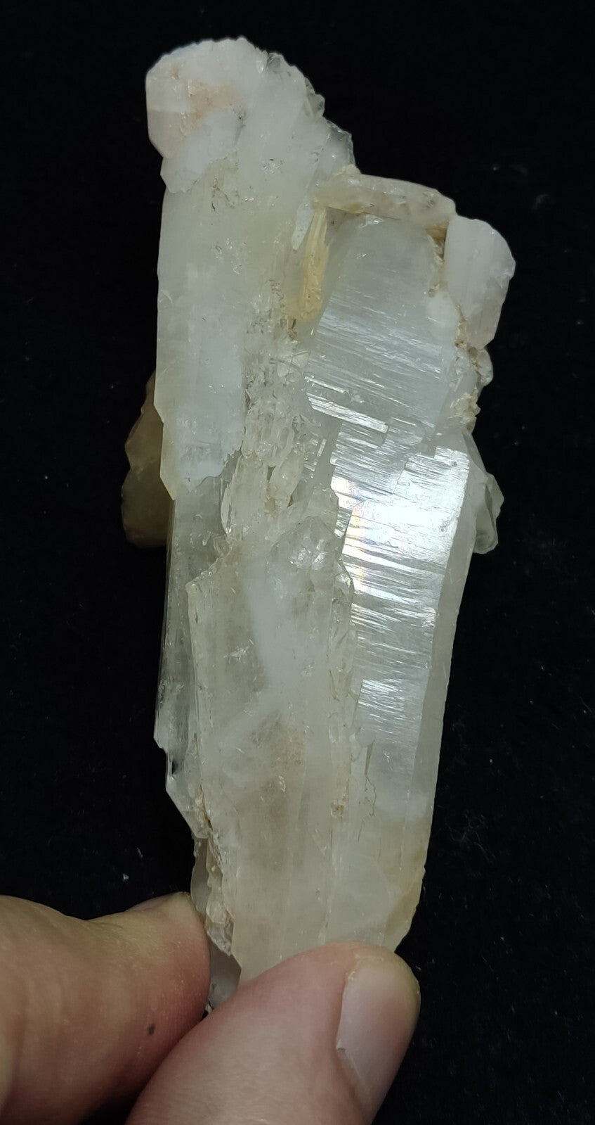 An Aesthetic terminated specimen of Quartz cluster 89 grams