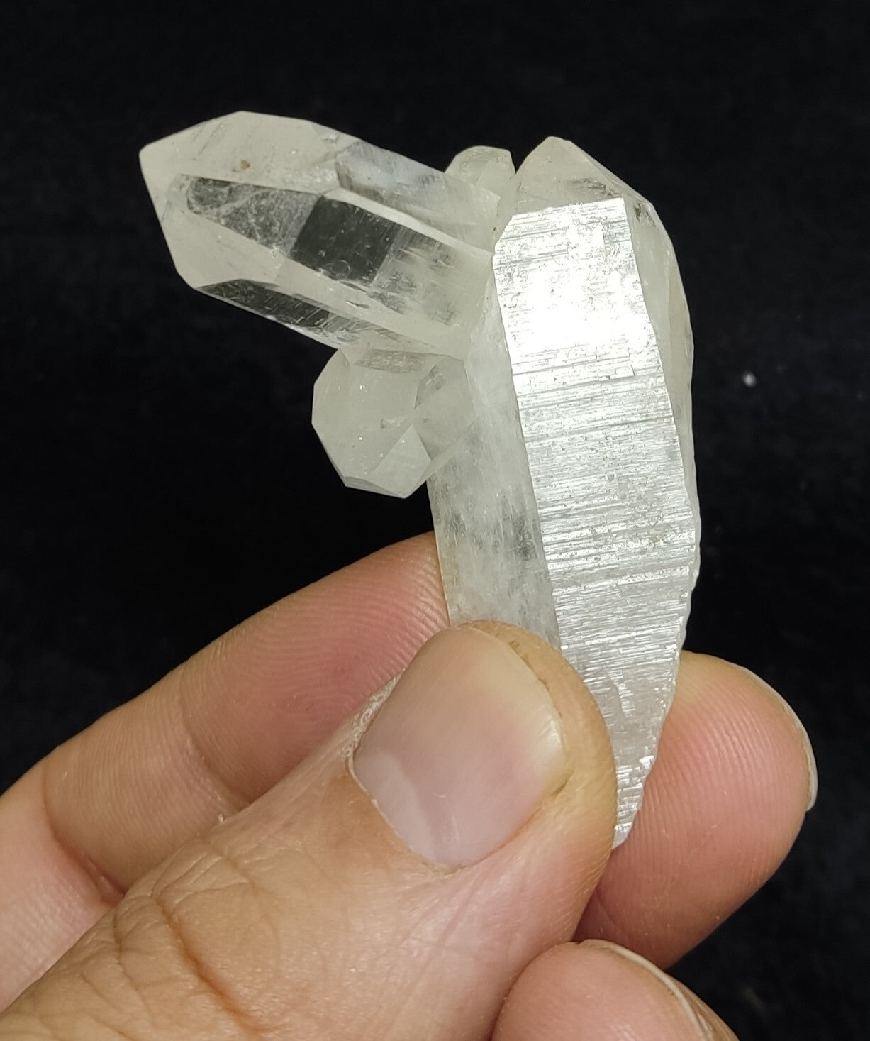 An Aesthetic Natural terminated clear Quartz 29 grams