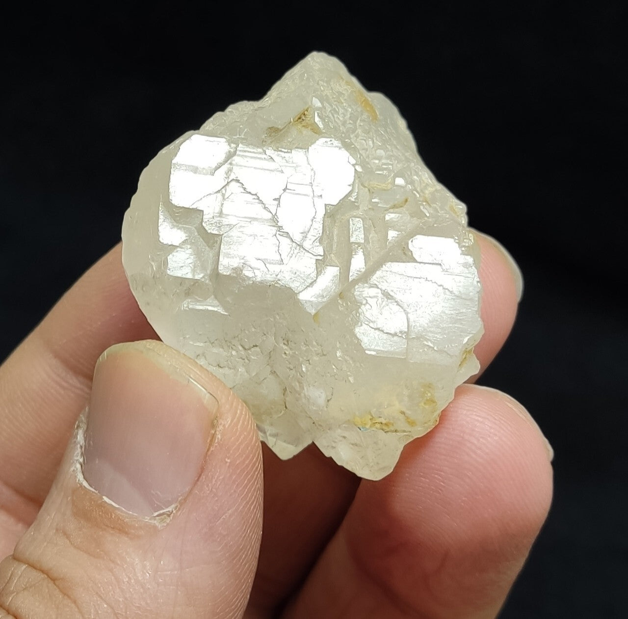 A very Aesthetic Natural terminated gwindel like Quartz crystal 38 grams