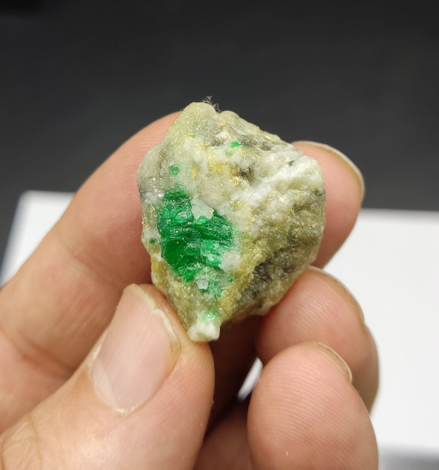 An Aesthetic miniature specimen of emerald in matrix 16 grams