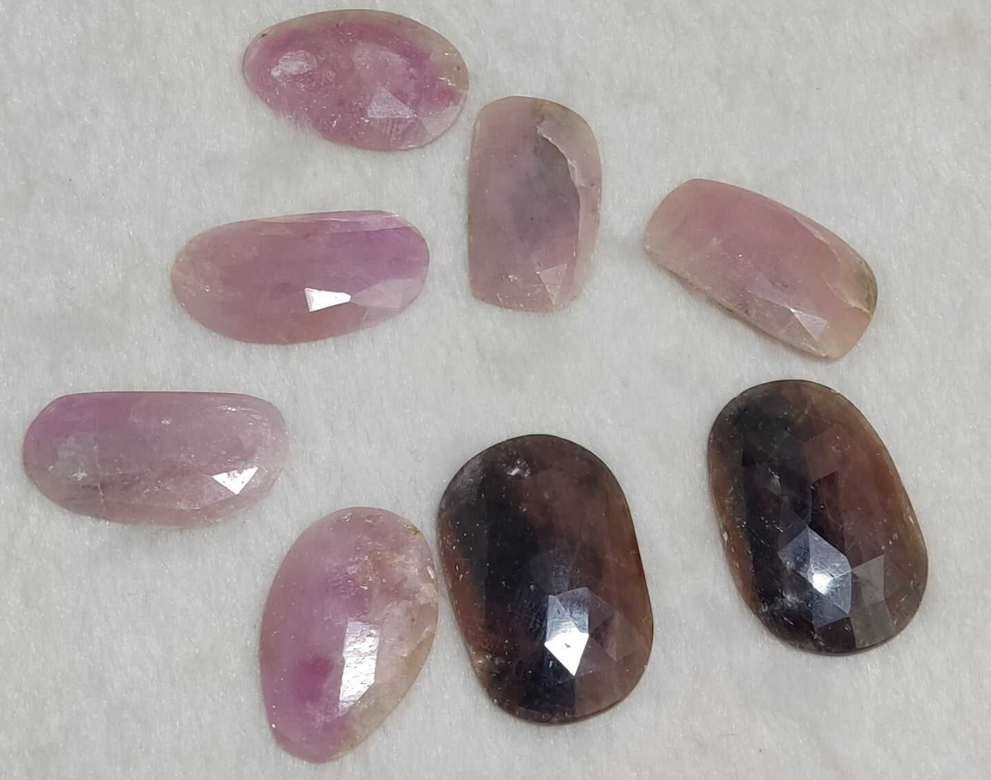 189 carats in weight, in 4 pairs, Total 8 gems, rose cut natural sapphires lot