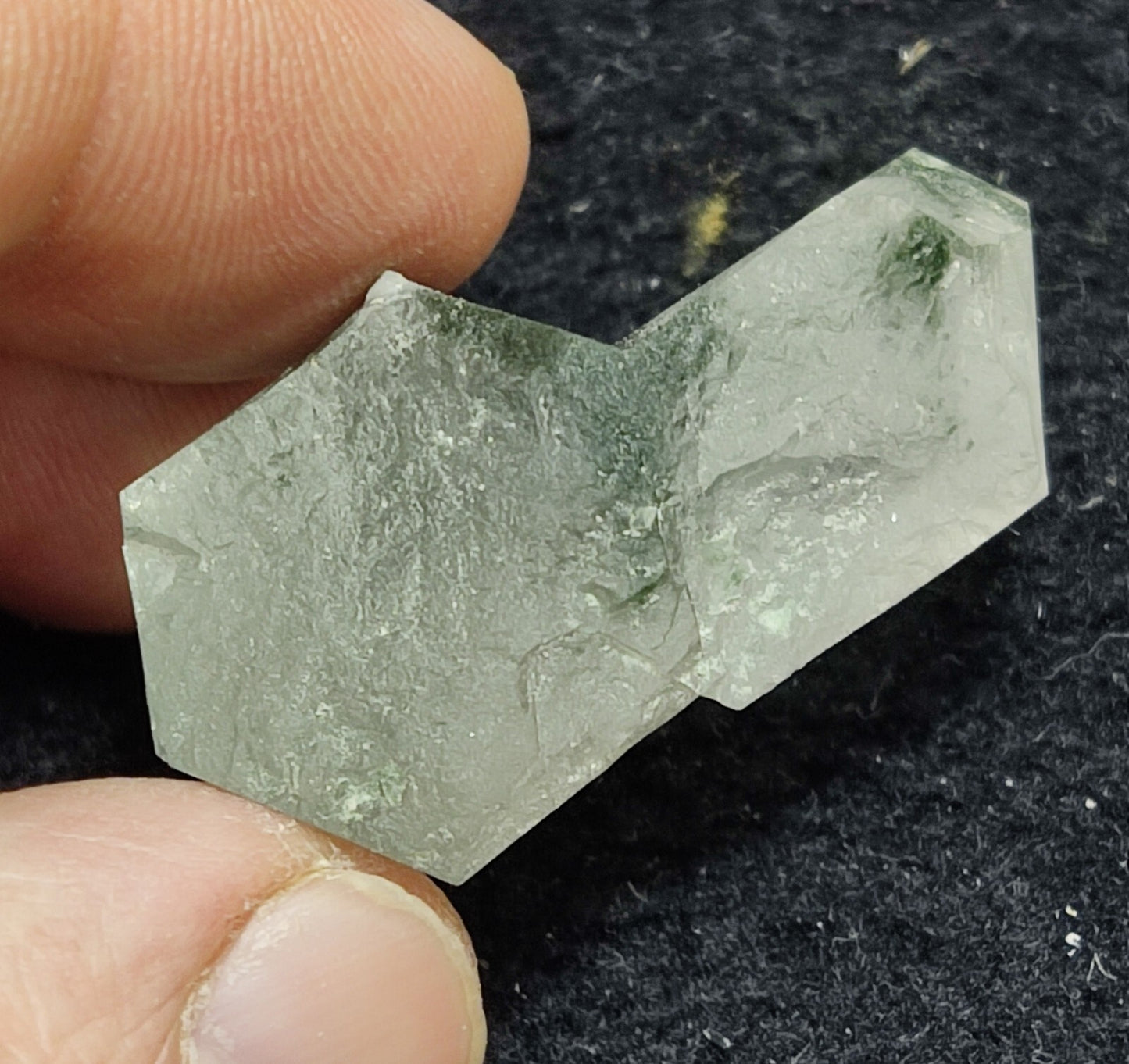 A very Aesthetic Natural beautifully terminated Chlorite Quartz 32 grams