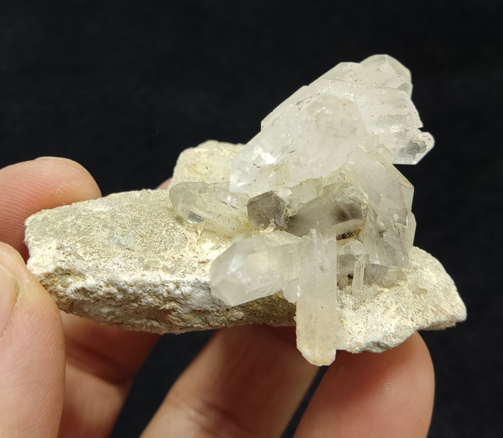An Aesthetic terminated specimen of Quartz cluster on matrix 73 grams