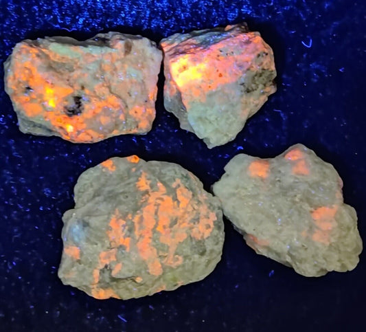 109 grams Natural rough Hackmanite