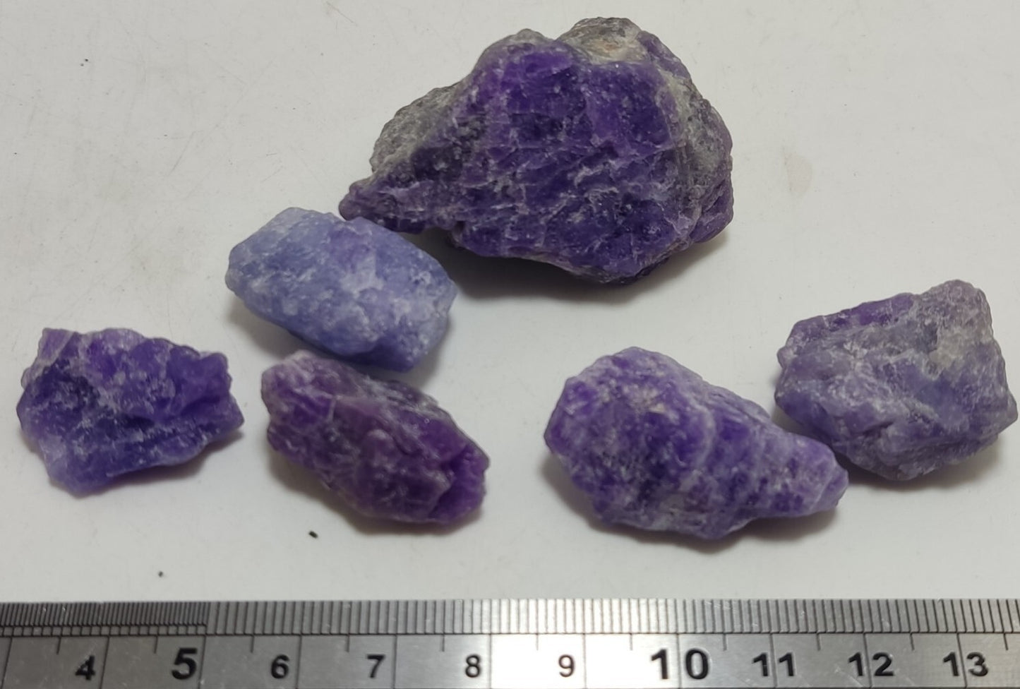 77 grams fluorescent Hackmanite