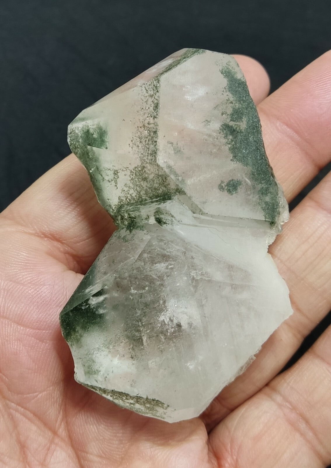 A very Aesthetic Natural beautifully terminated Chlorite Quartz crystal 82 grams