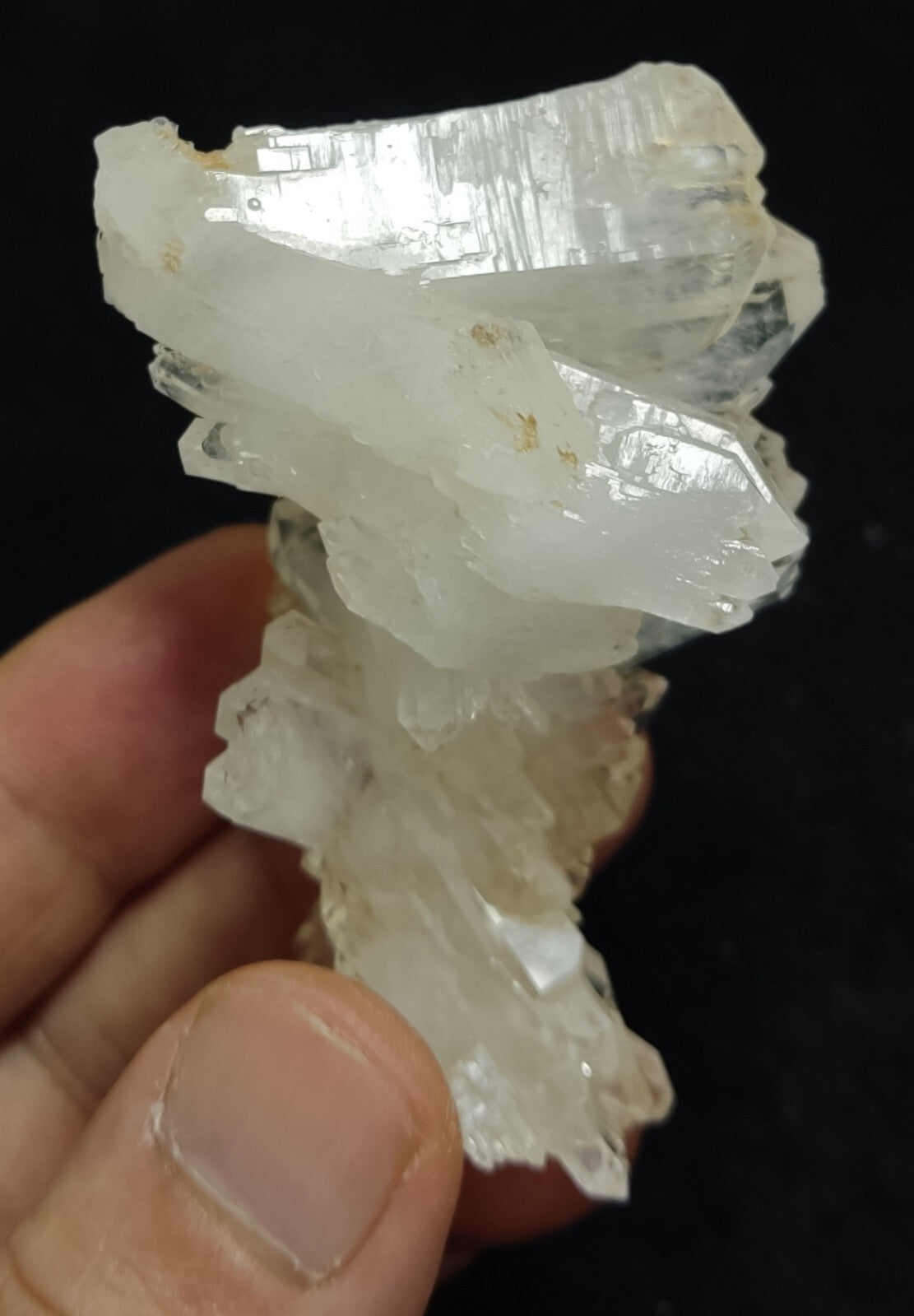 An Aesthetic terminated specimen of Quartz cluster 71 grams
