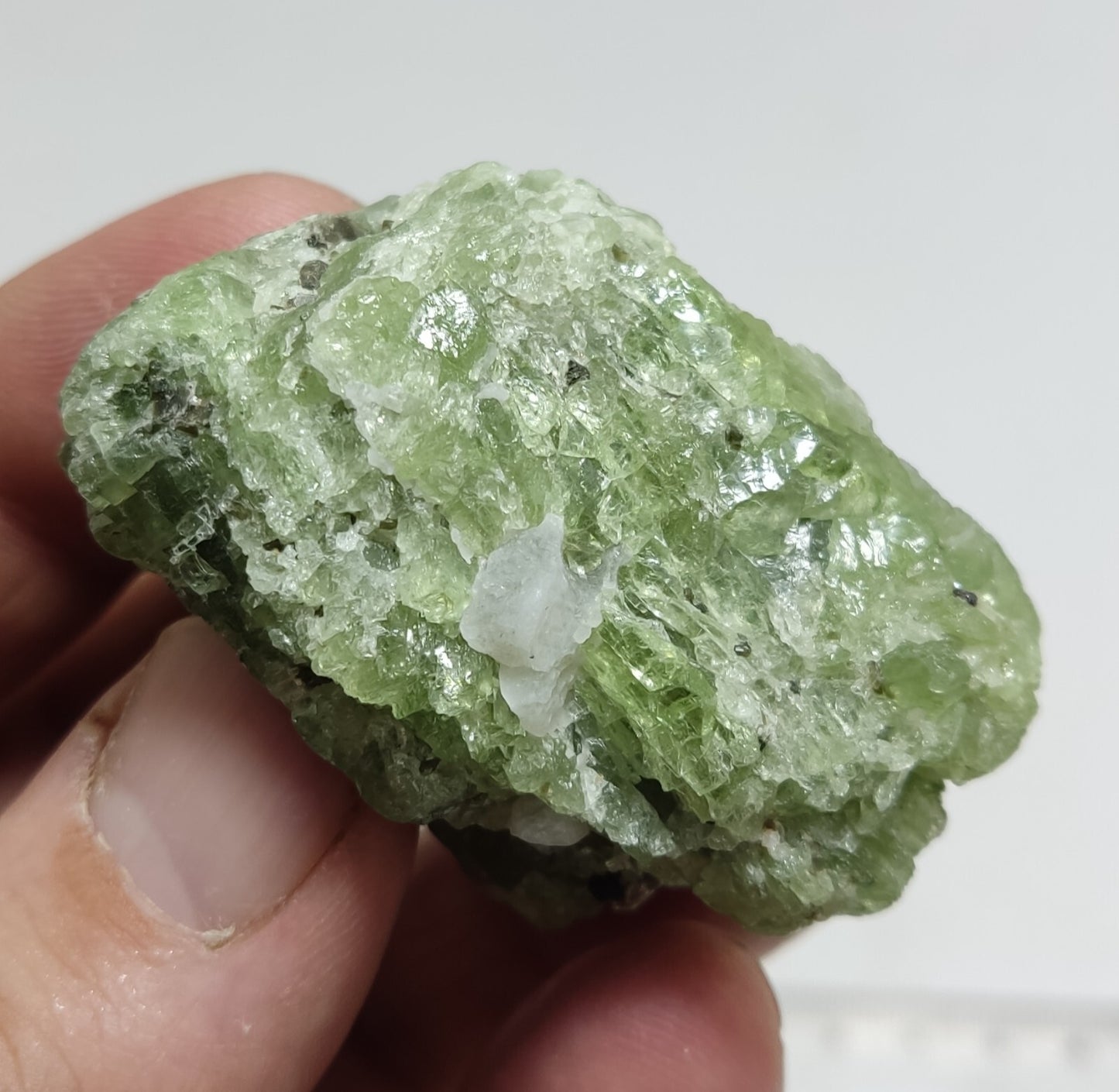 An amazing specimen of diopside crystal 71 grams
