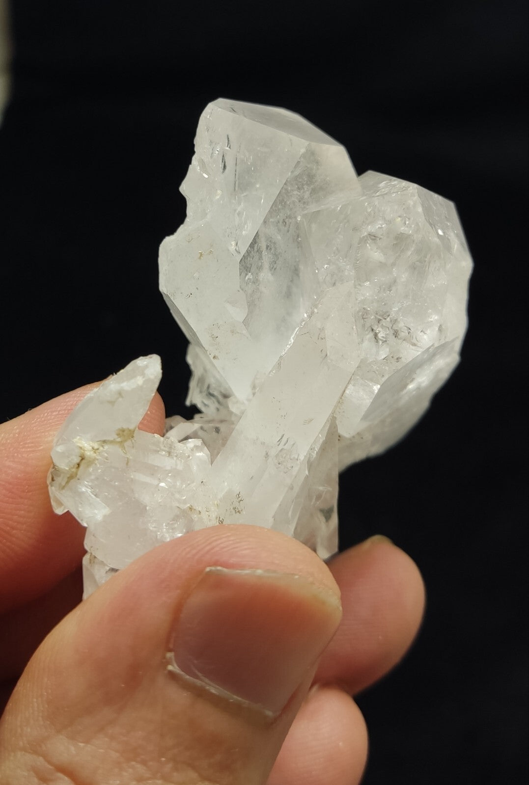 An Aesthetic terminated specimen of Quartz 91 grams