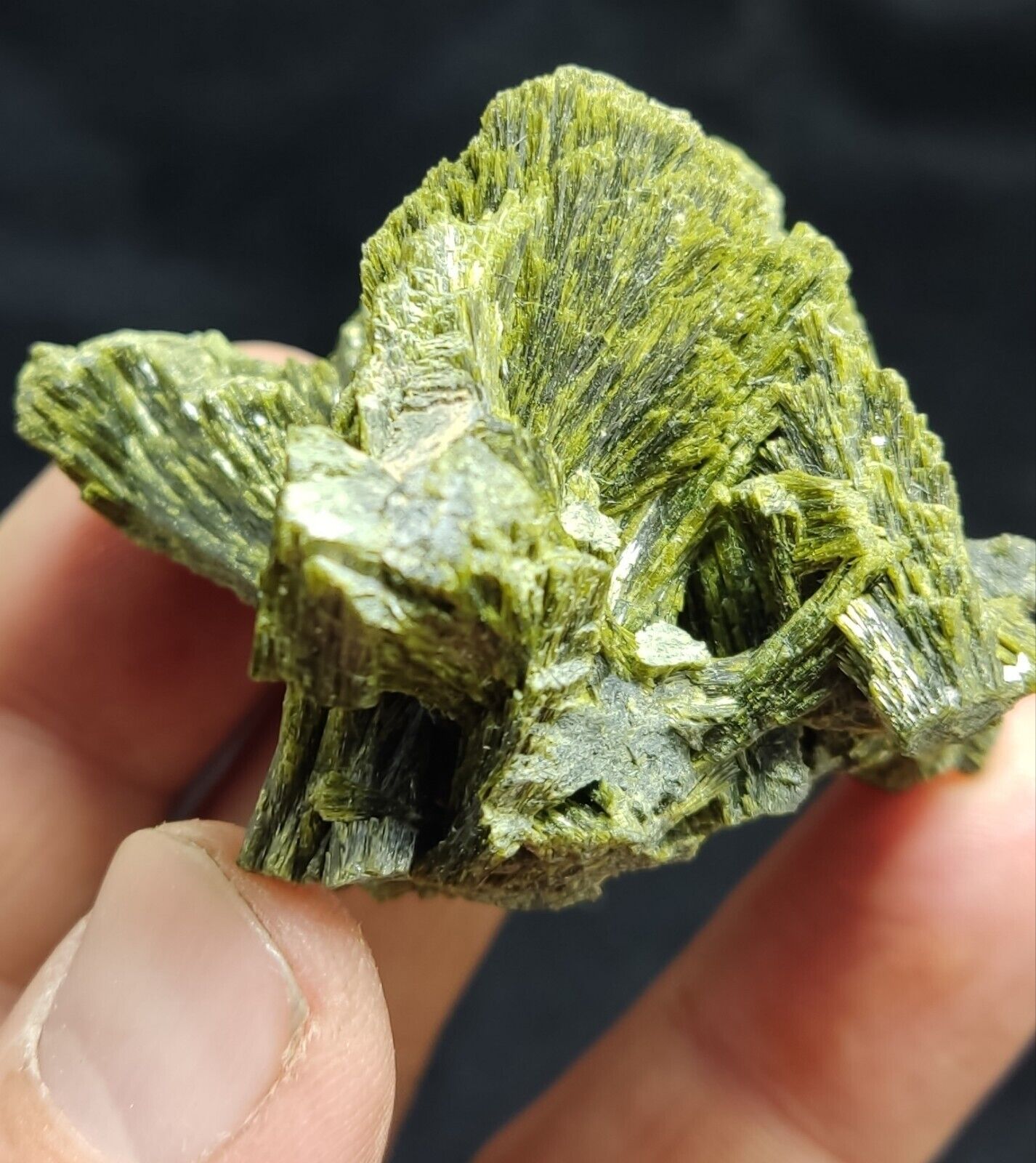 An aesthetic specimen of epidote crystal specimen 73 grams