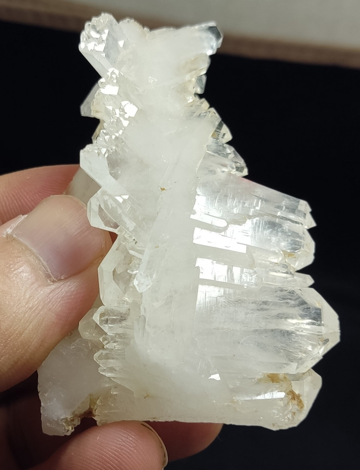 An Aesthetic terminated specimen of Quartz cluster 71 grams