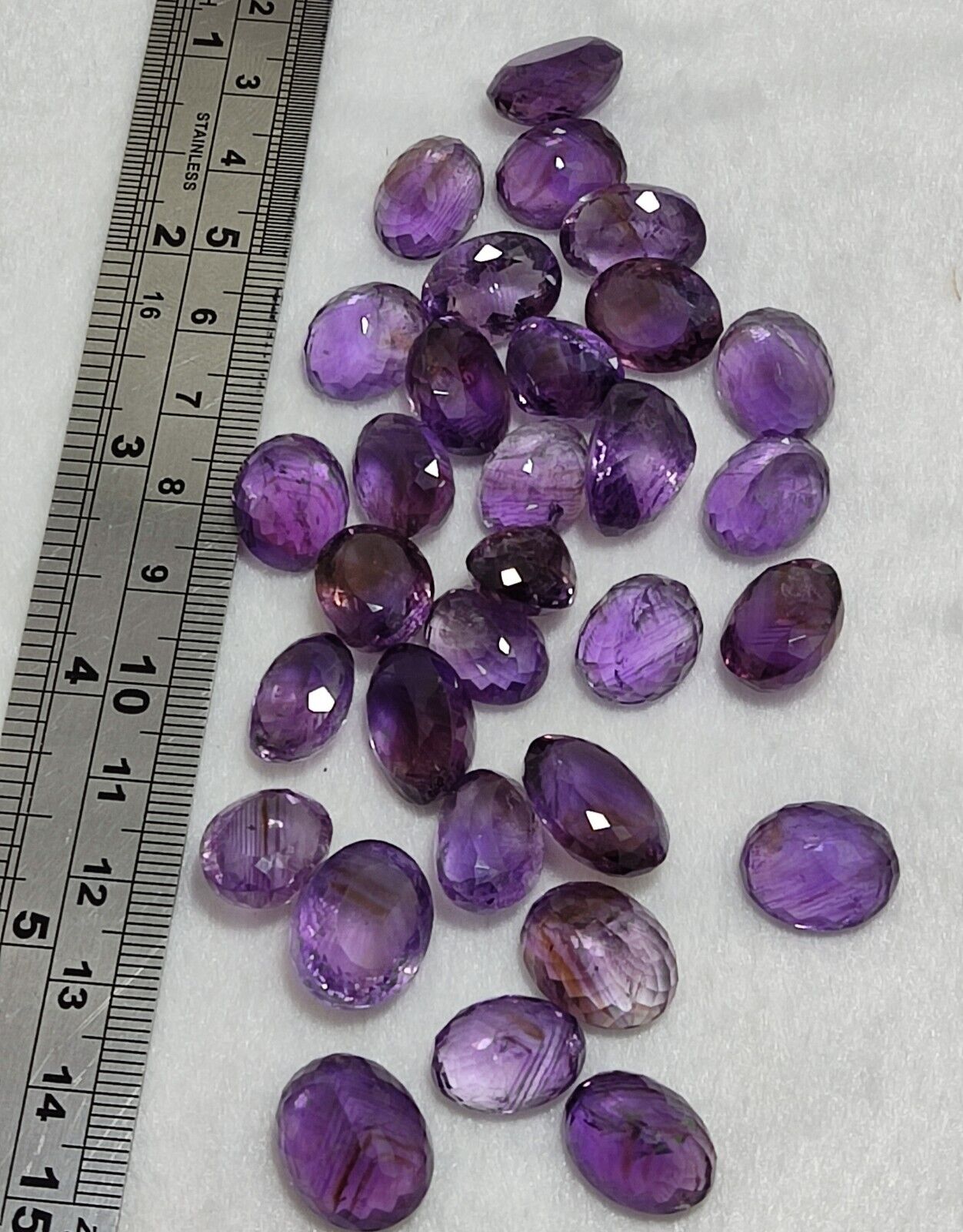 290 Carats Amethyst gemstones