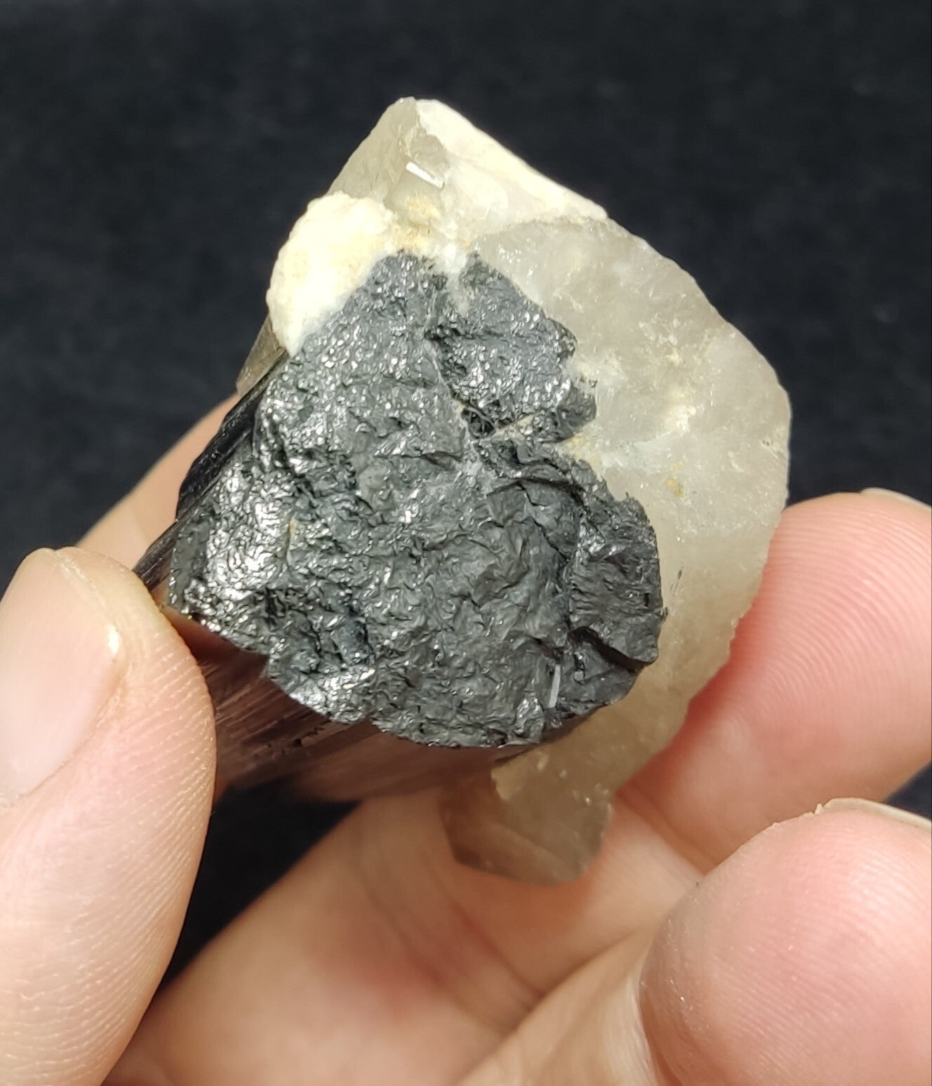 An Aesthetic specimen of black Tourmaline crystal with quartz 87 grams