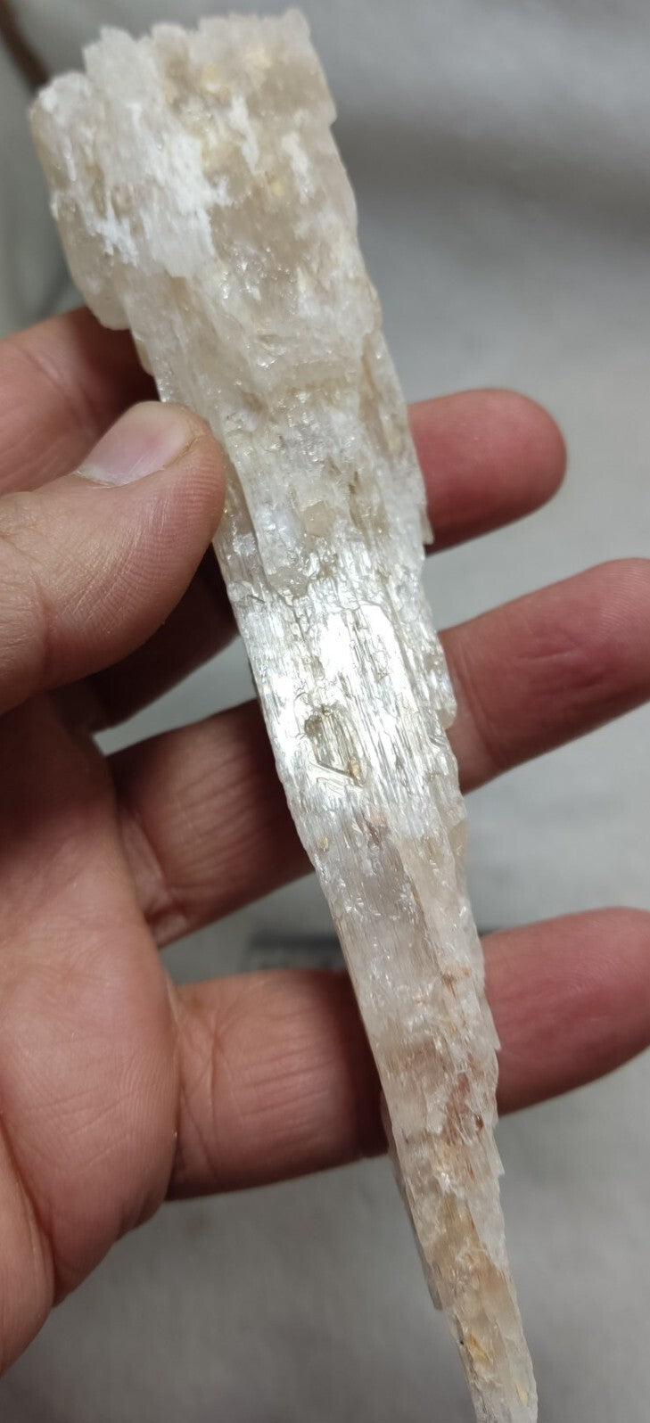 A very Aesthetic Natural elongated fully etched spodumene crystal 200 grams