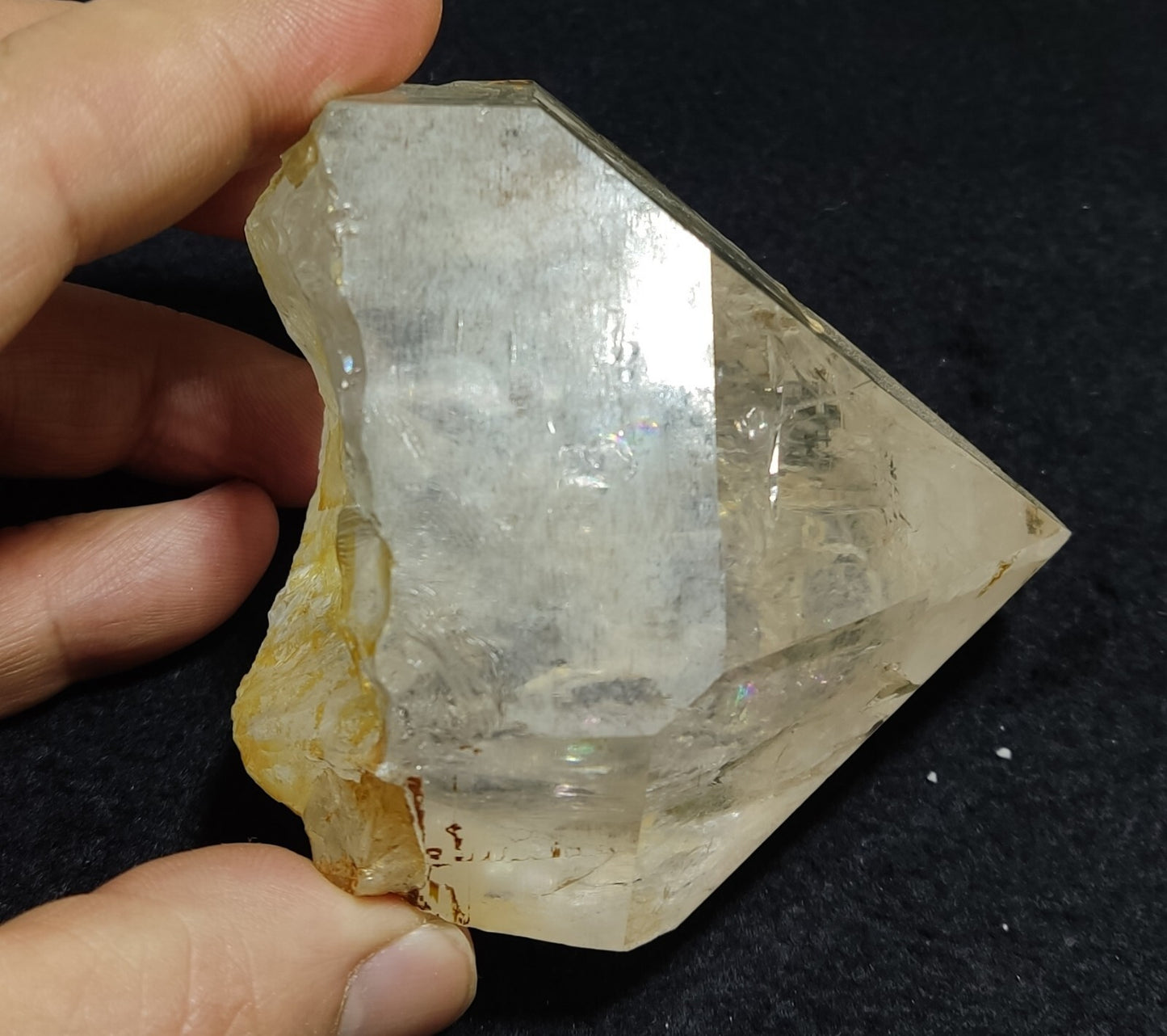 An Aesthetic terminated specimen of Quartz crystal 387 grams