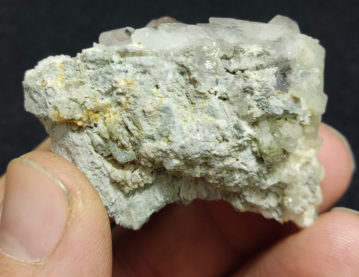 A very Aesthetic Natural terminated brookite Quartz cluster 49grams