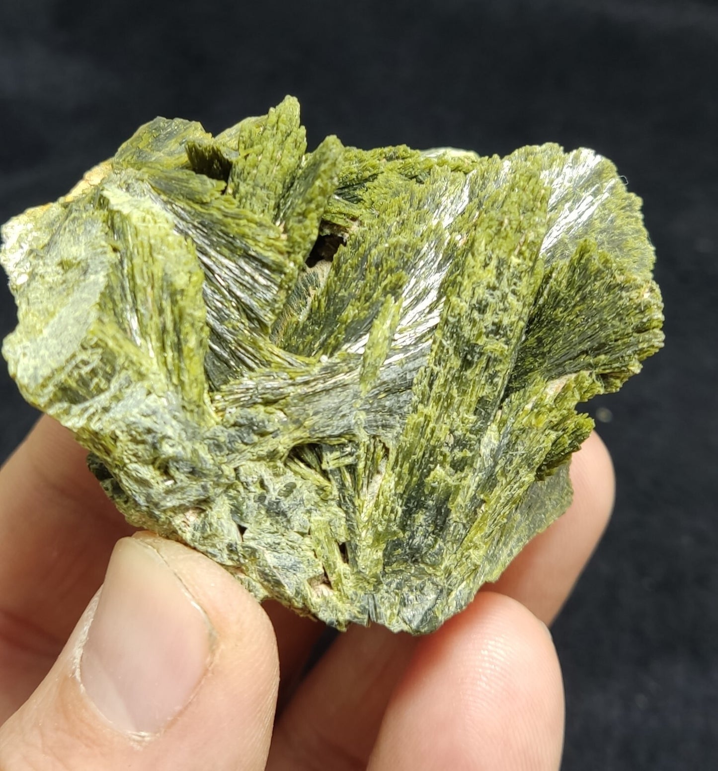 An aesthetic specimen of epidote crystal specimen 110 grams
