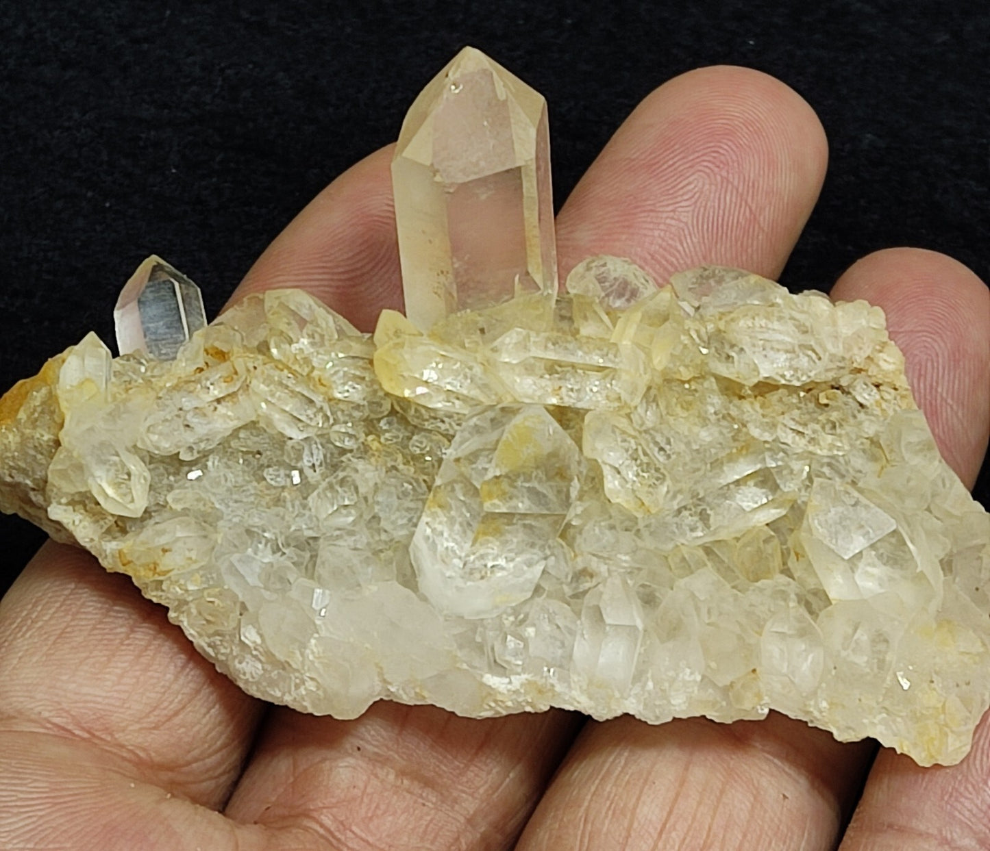 An Aesthetic terminated specimen of Quartz cluster 66 grams