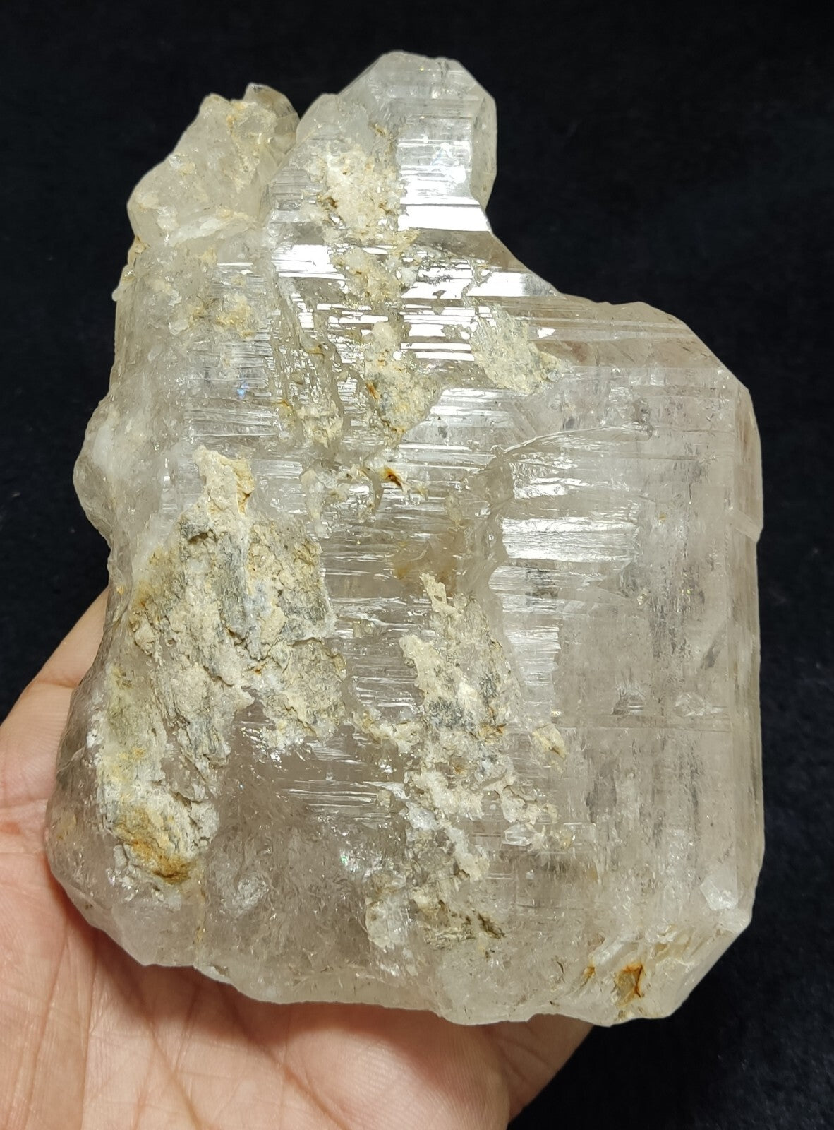 An Aesthetic terminated specimen of Quartz crystal 585 grams
