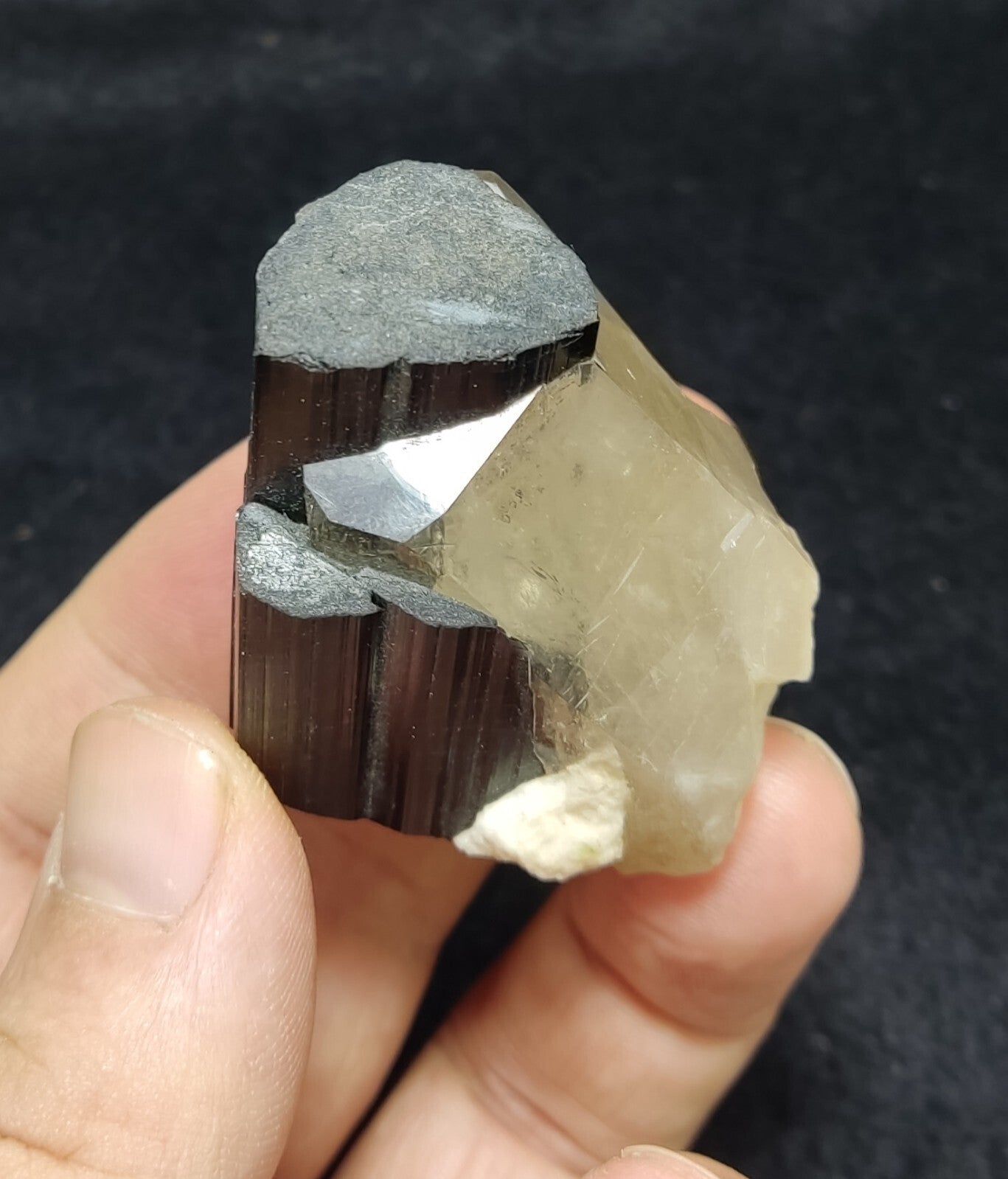 An Aesthetic specimen of black Tourmaline crystal with quartz 87 grams