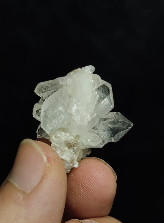 Natural  Quartz Crystal 15 Grams.